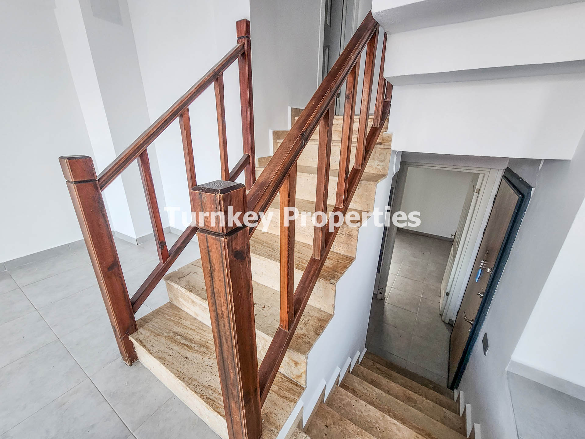 Gümüşlük Sahile Yakın, Manzaralı Senelik Kiralık 2 Yatak Odalı Ev