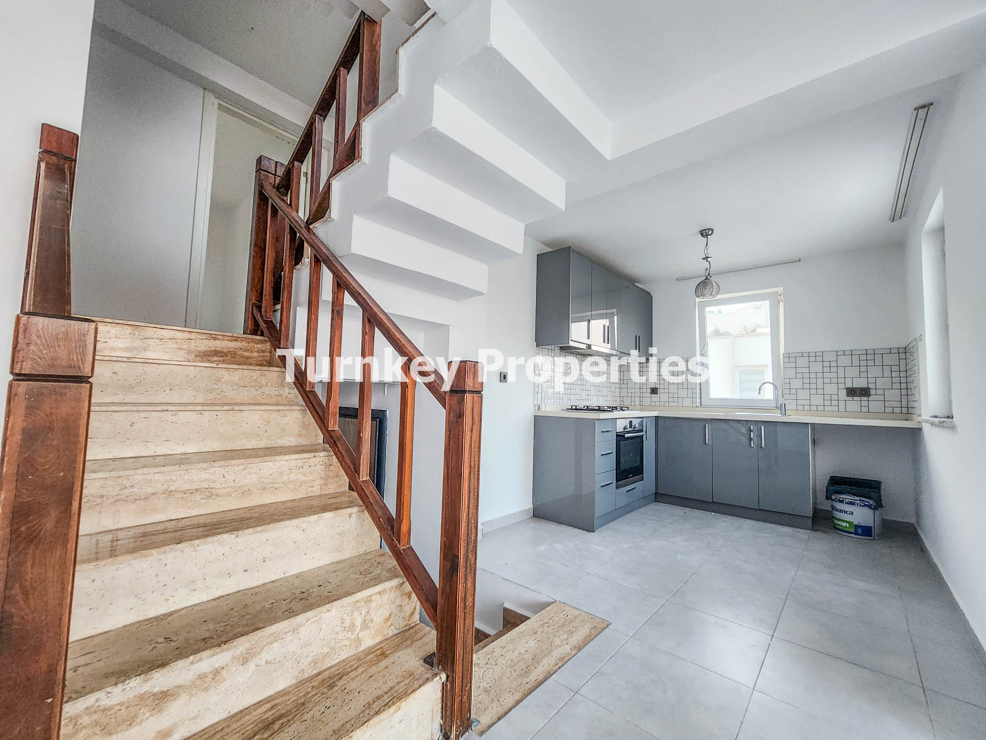 Gümüşlük Sahile Yakın, Manzaralı Senelik Kiralık 2 Yatak Odalı Ev