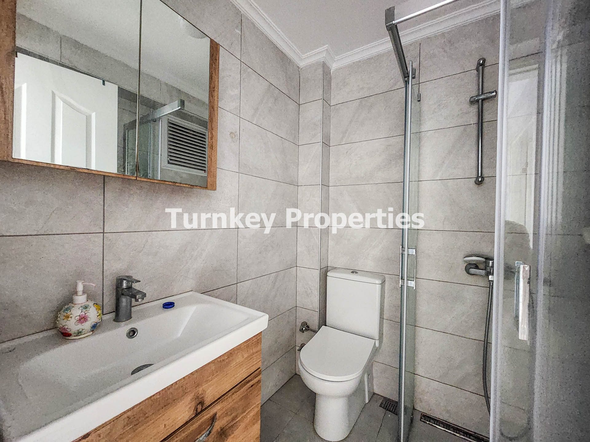 Gümüşlük Sahile Yakın, Manzaralı Senelik Kiralık 2 Yatak Odalı Ev