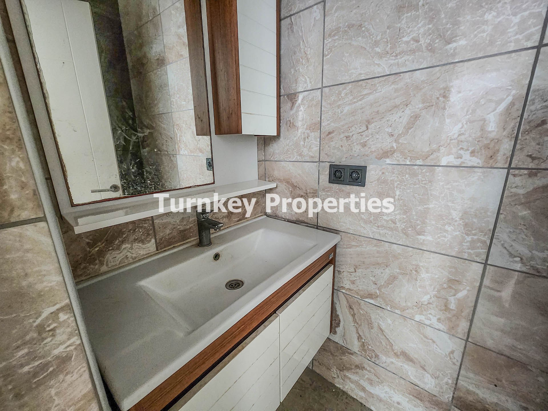 Gündoğan'da Kiralık Dubleks Farilya Merkezi Konumda Geniş Bahçeli