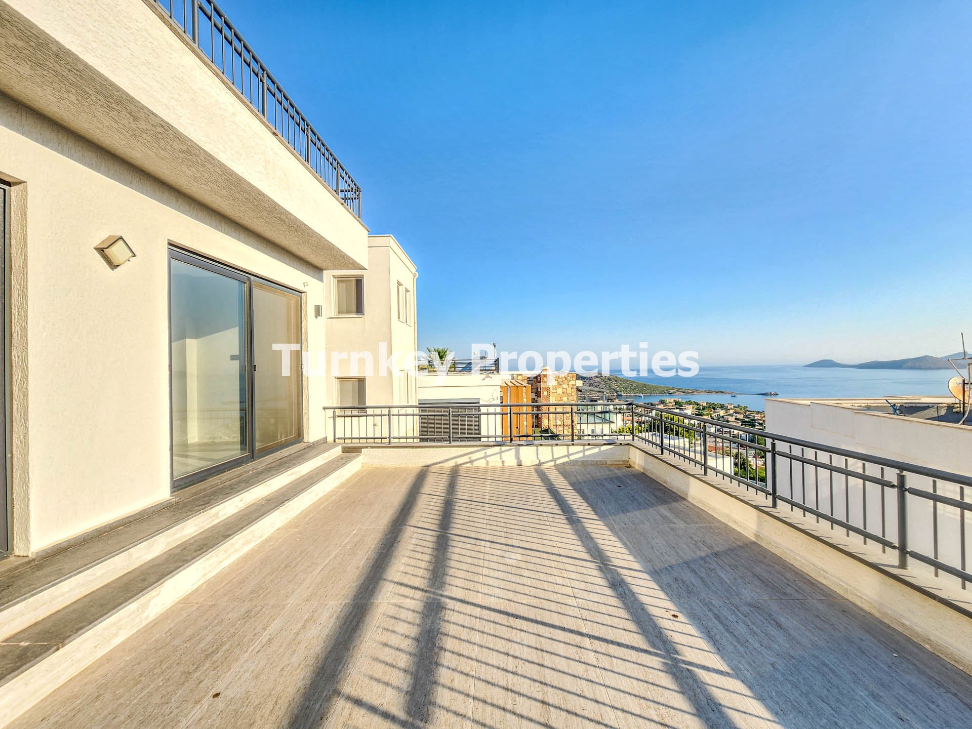 Bodrum Koyunbaba'da Satılık Müstakil Ev Deniz Manzaralı, Aidatsız