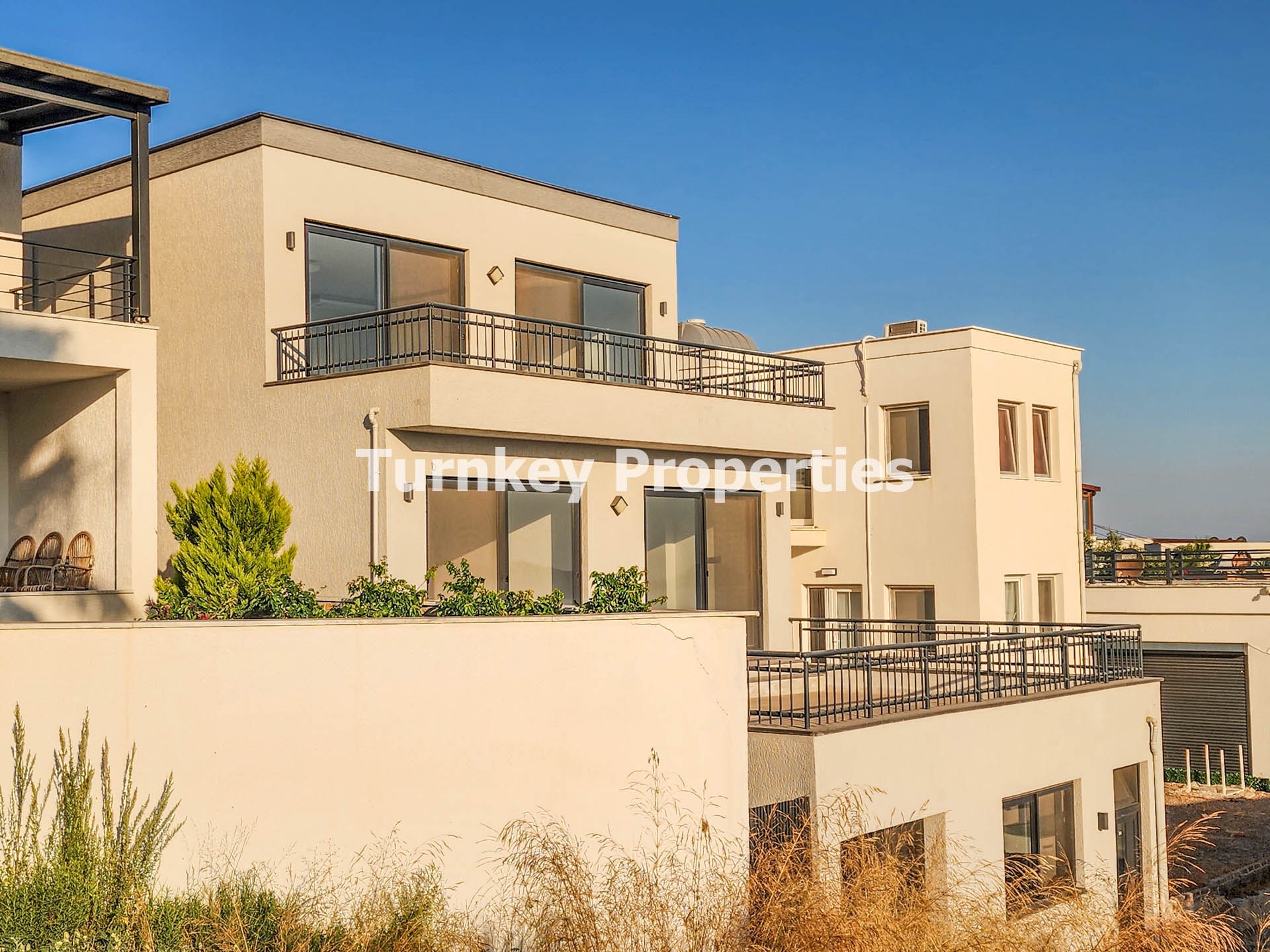 Bodrum Koyunbaba'da Satılık Müstakil Ev Deniz Manzaralı, Aidatsız