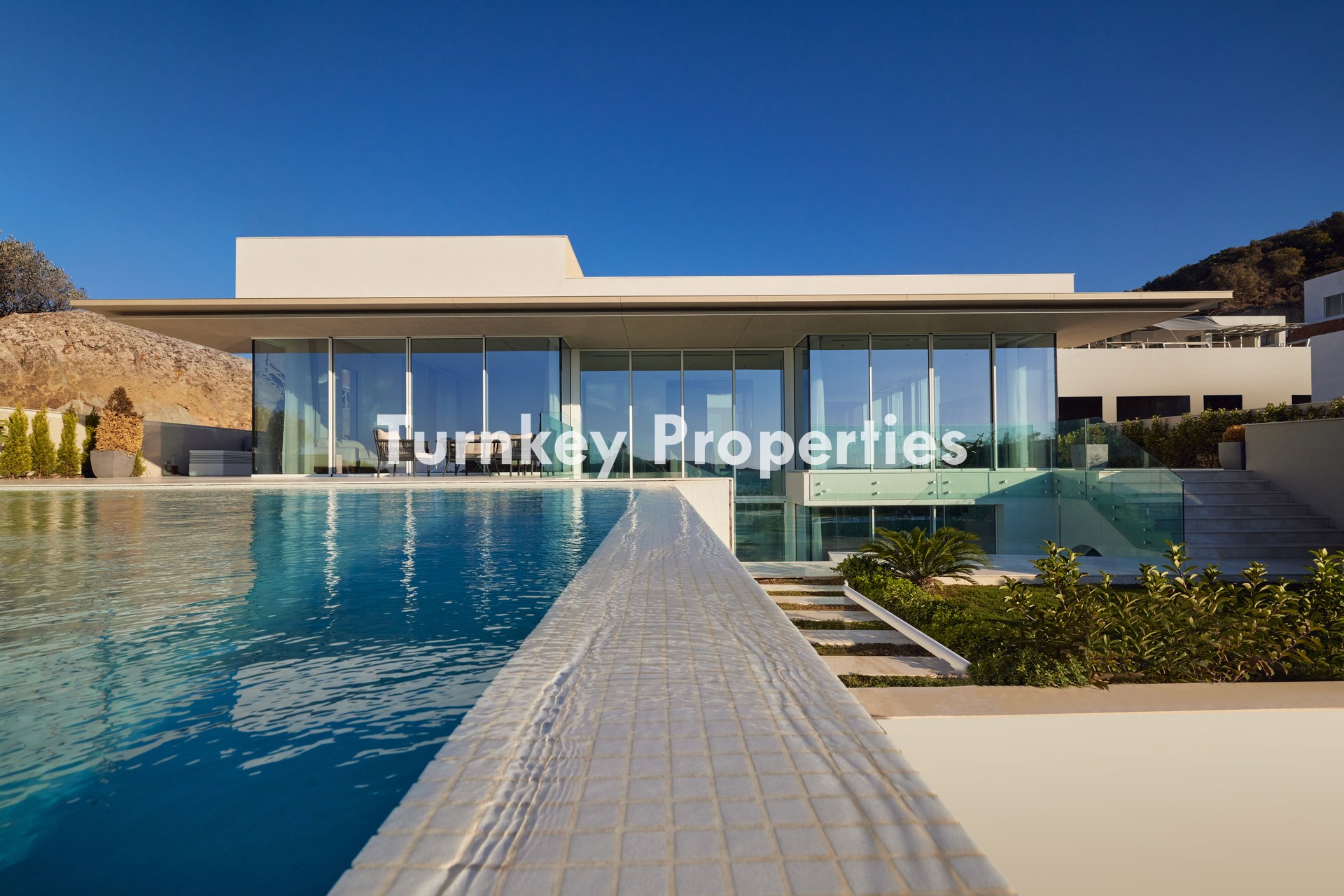 Yalıkavak Marina Manzaralı Satılık Süper Lüks Özel Havuzlu Villa