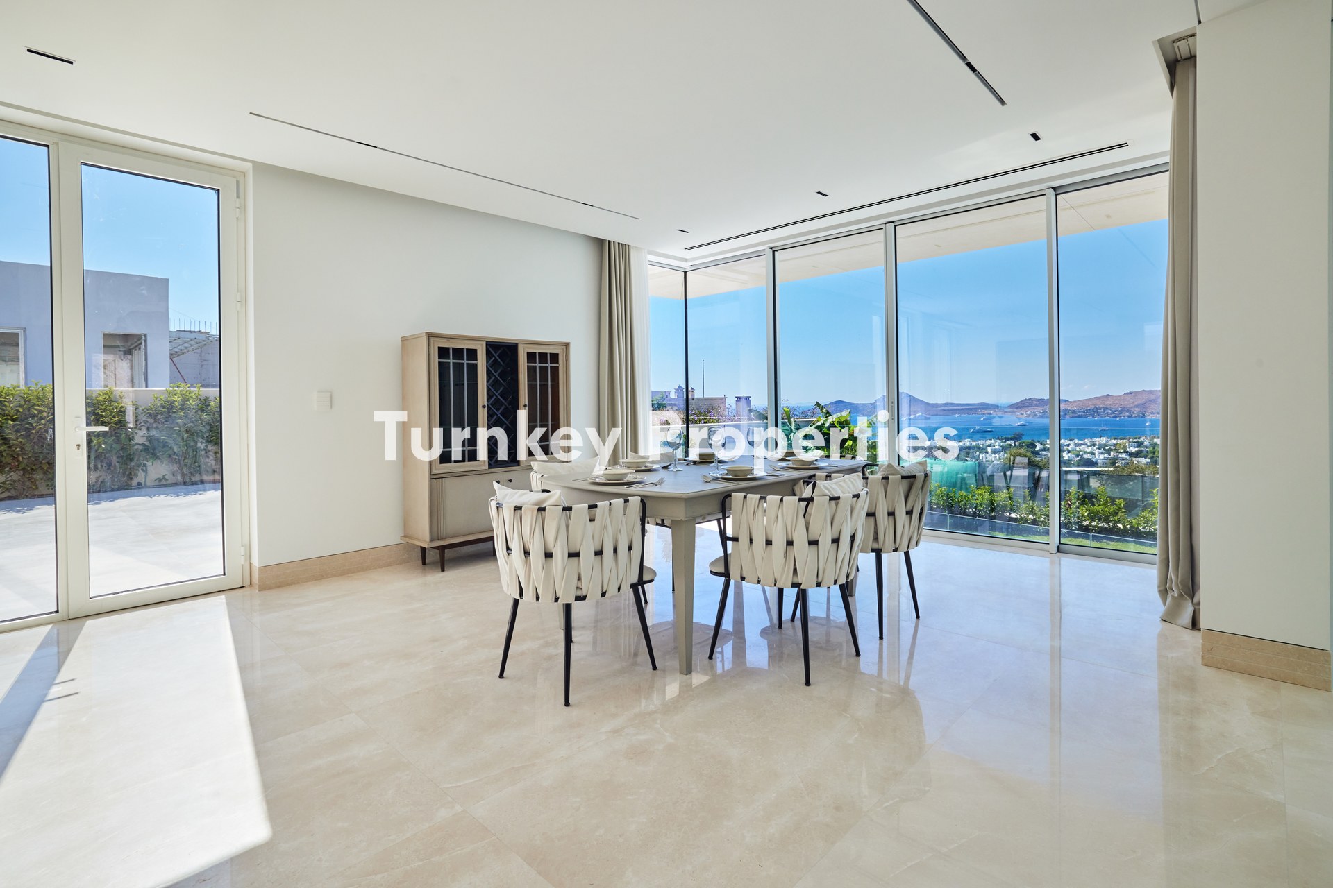 Yalıkavak’ta Satılık Trophy Villa, Marina Manzaralı Prime Konum