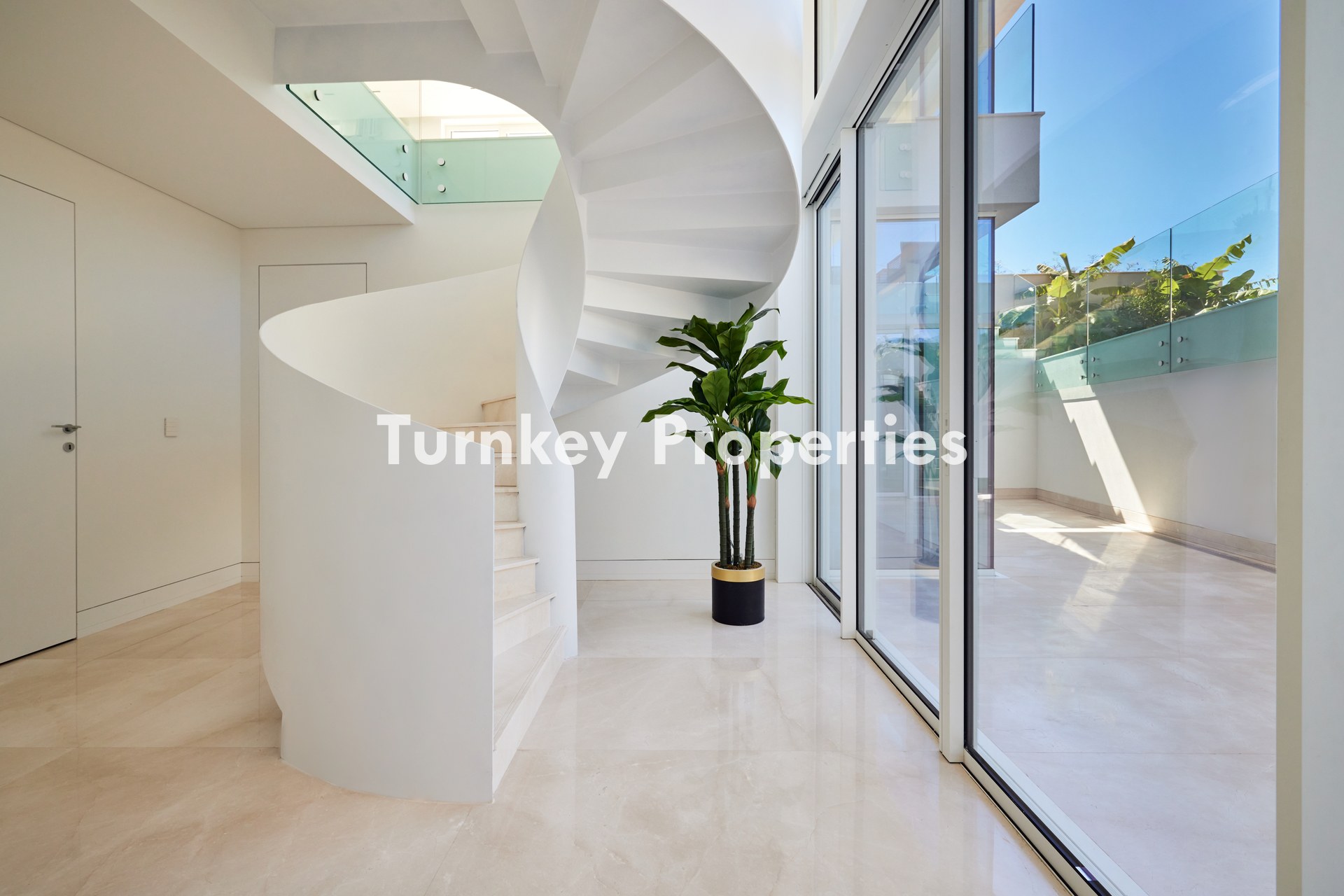 Yalıkavak’ta Satılık Trophy Villa, Marina Manzaralı Prime Konum