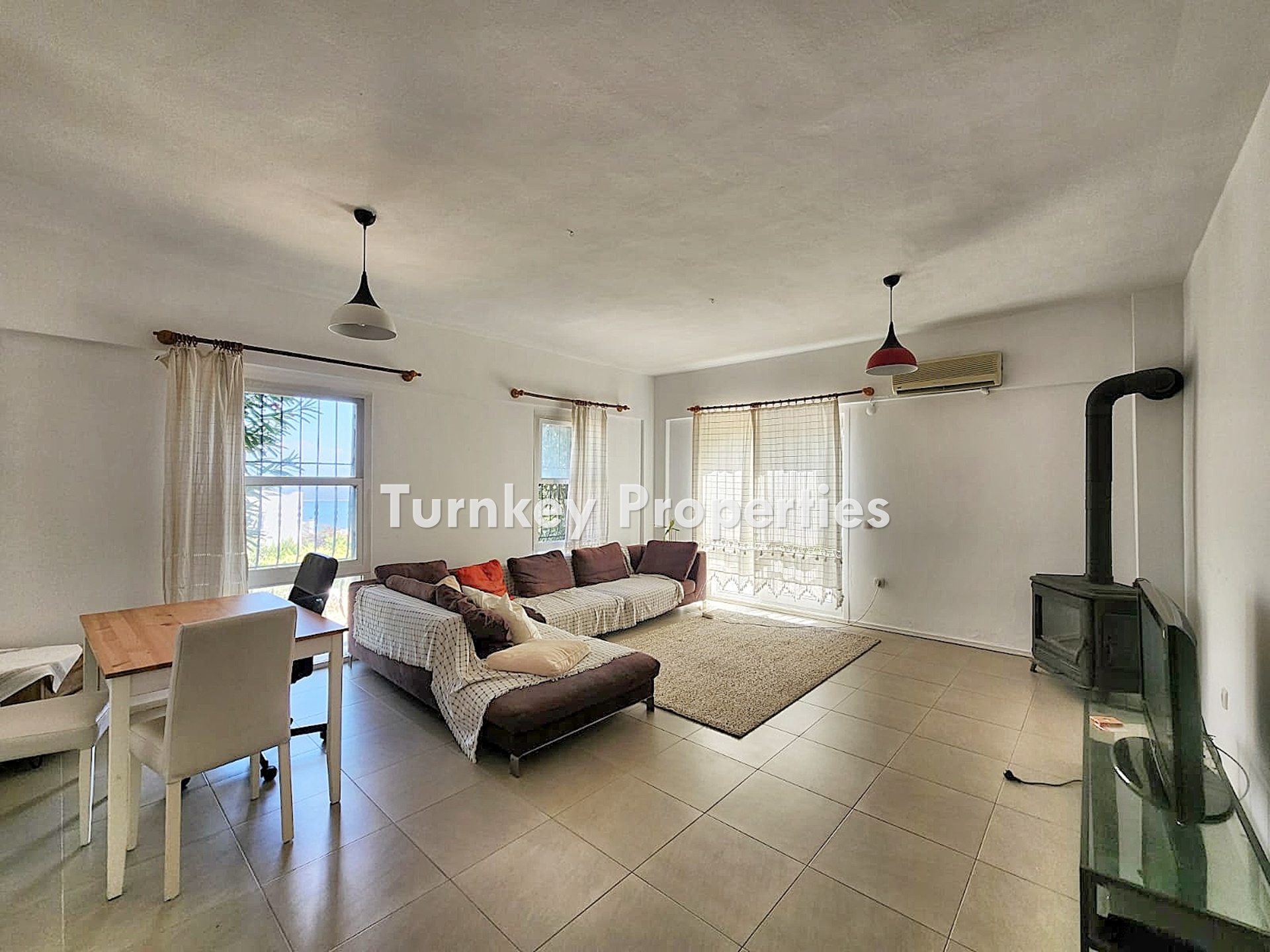 Bodrum, Gündoğan Satılık Villa | Bahçeli ve Deniz Manzaralı