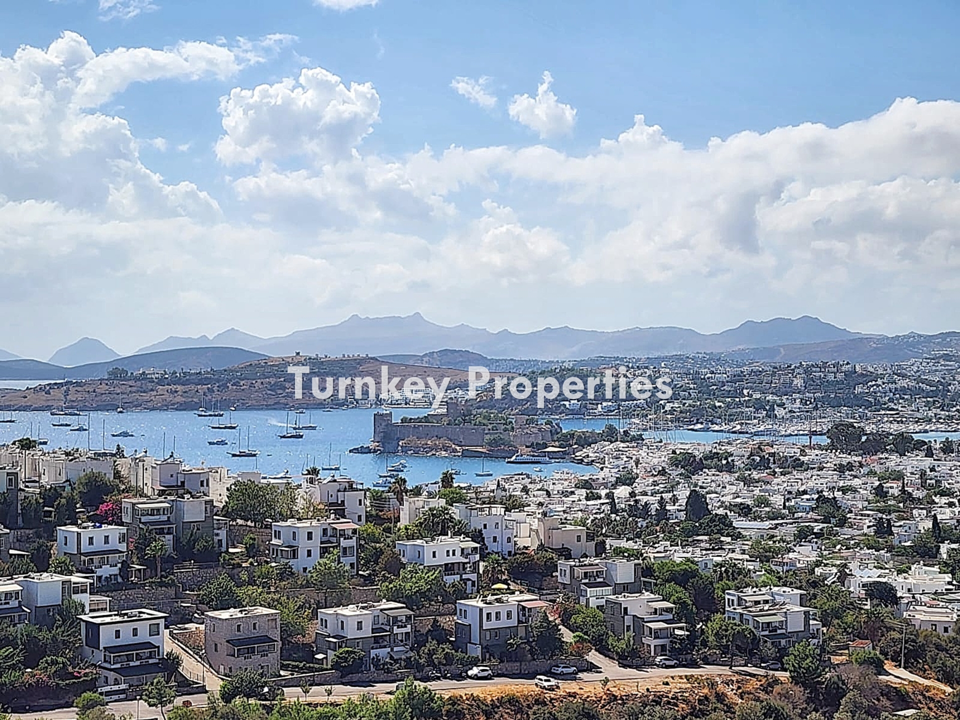 Bodrum Merkez'de Satılık 6+2 Malikane, Deniz ve Kale Manzaralı