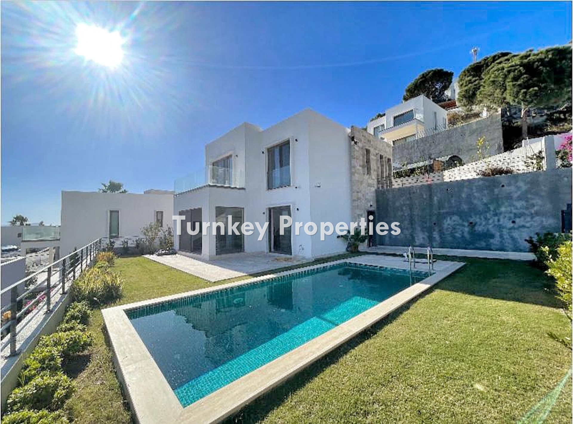 Gümüşlük Koyunbaba'da Satılık Villa | Deniz Manzaralı, Özel Havuzlu, Geniş Bahçeli, Yerden Isıtmalı