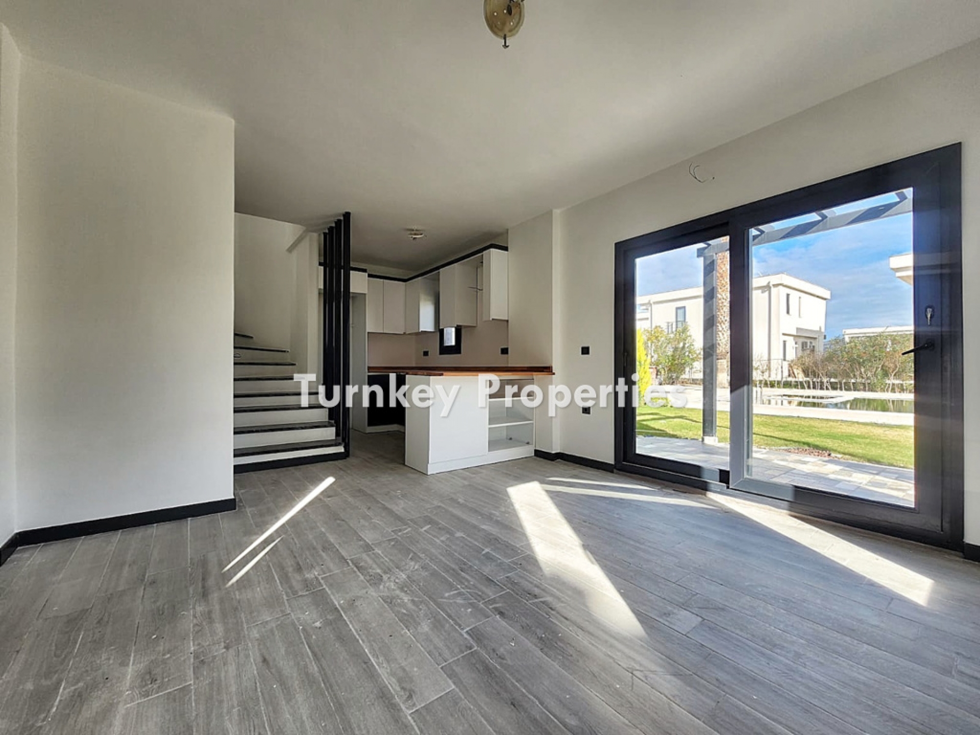 Milas Meşelik’te Satılık Bahçeli Dubleks Yazlık ve Yatırım Fırsatı