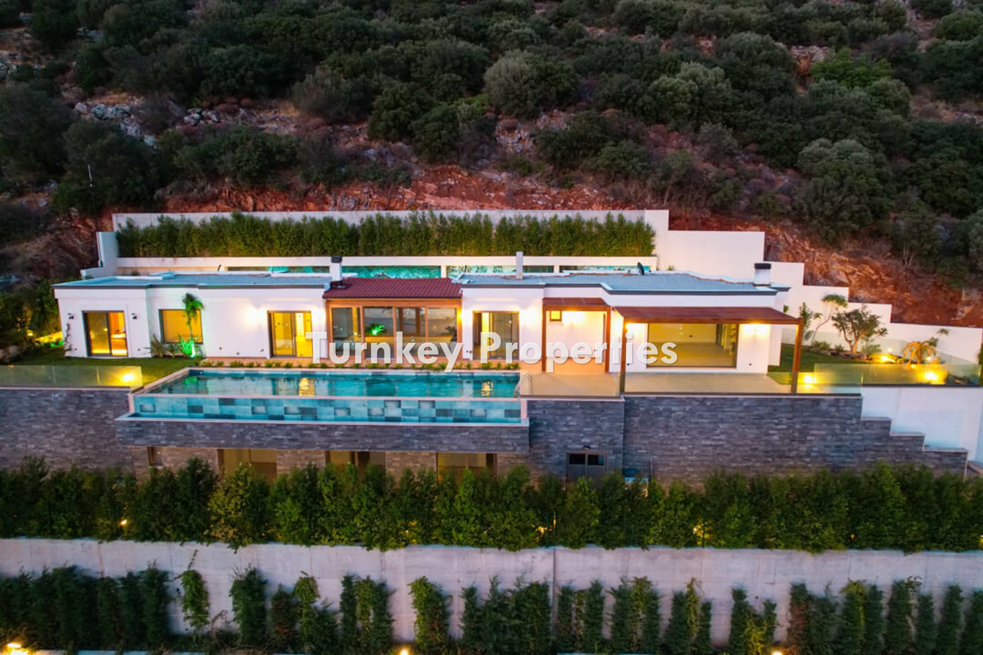 Bodrum Merkez'de Satılık 6+2 Malikane, Deniz ve Kale Manzaralı