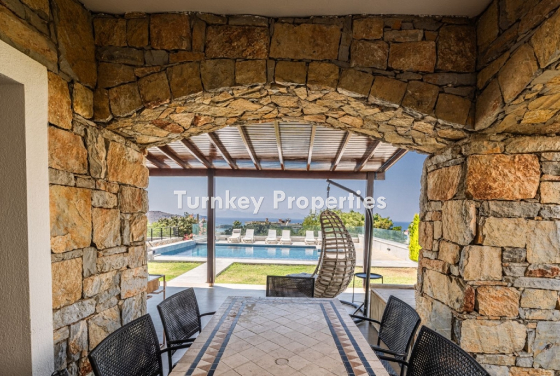 Gümüşlük Satılık Dubleks Villa Deniz Manzaralı Özel Havuzlu