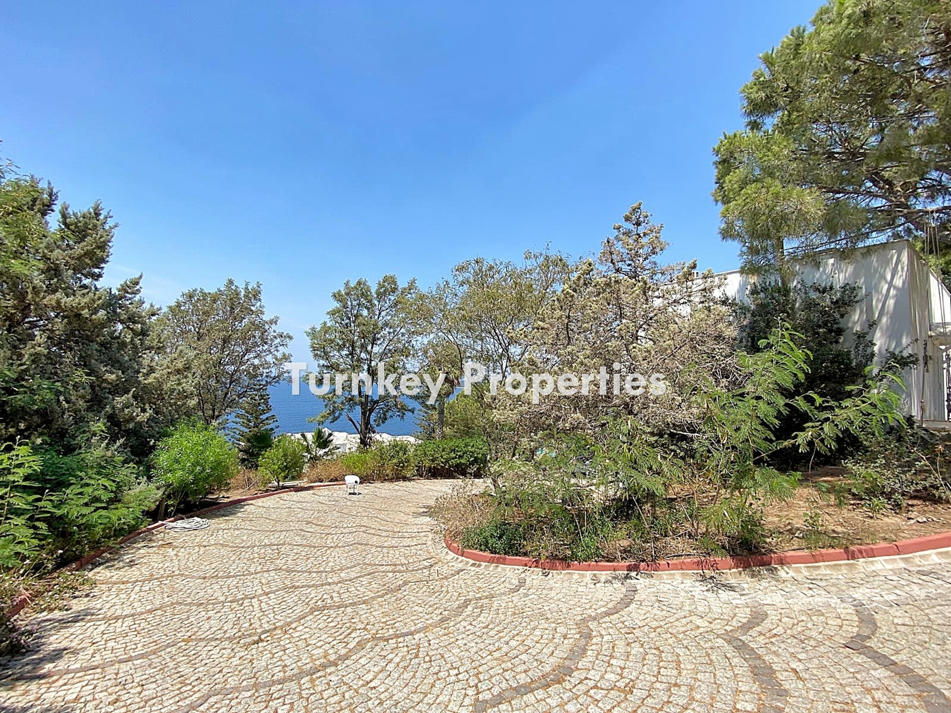 Gündoğan Satılık Villa Denize Sıfır Özel İskeleli Deniz Manzaralı