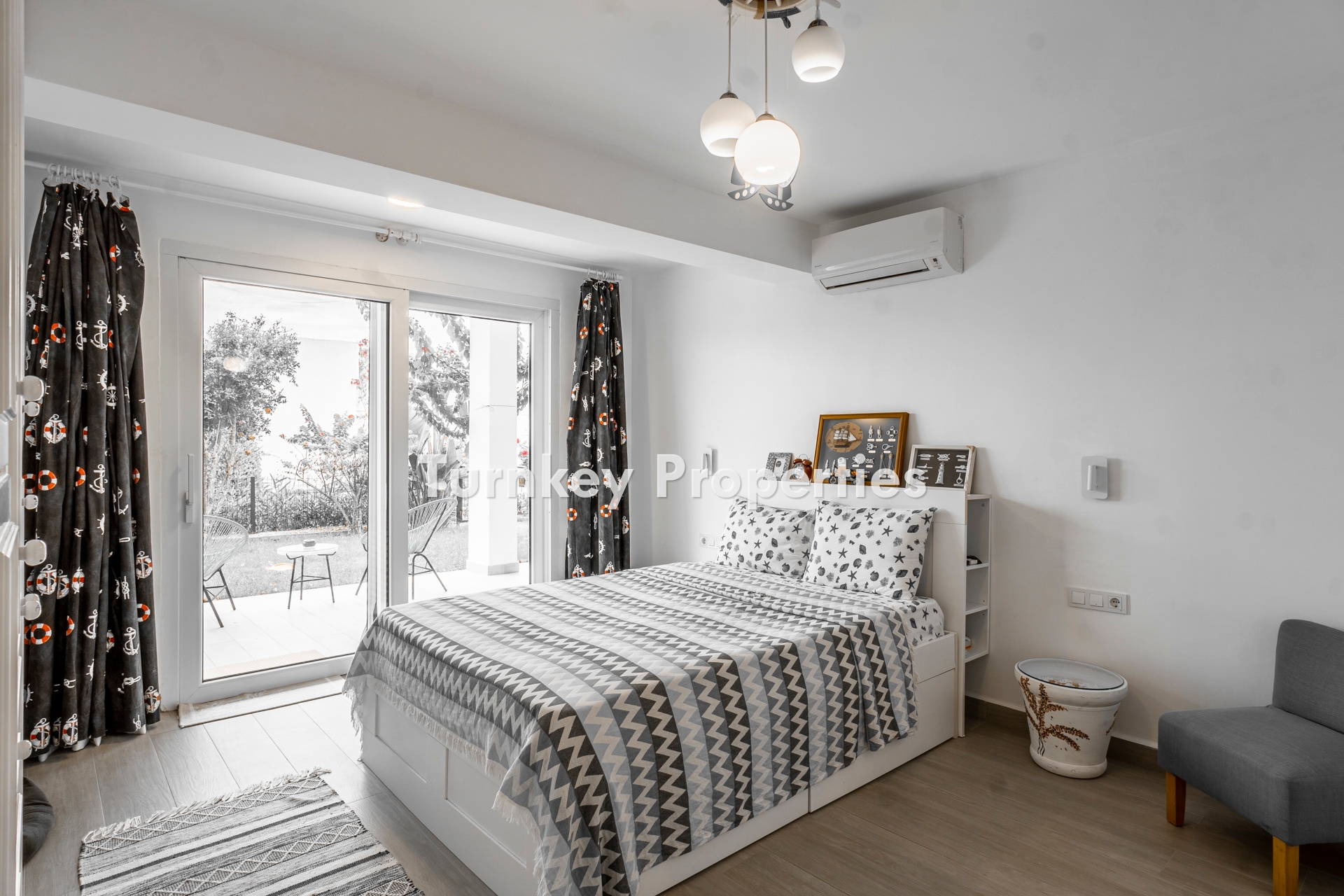 Türkbükü Hebil Koyu’nda Eşsiz Manzaralı, Denize Sıfır Satılık 4+1 Daire