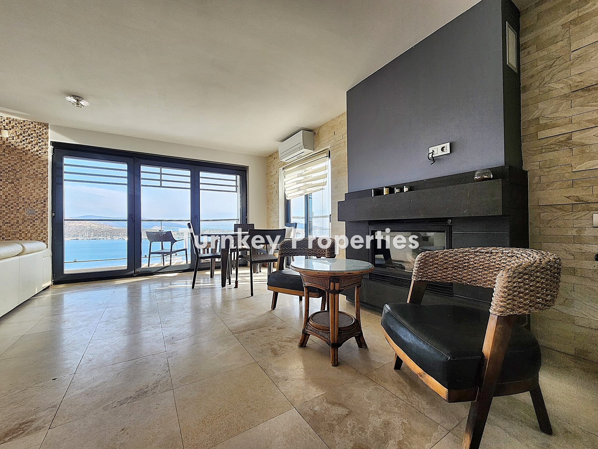 Bitez Gümbet Arası Satılık Denize Sıfır Deniz Manzaralı Daire