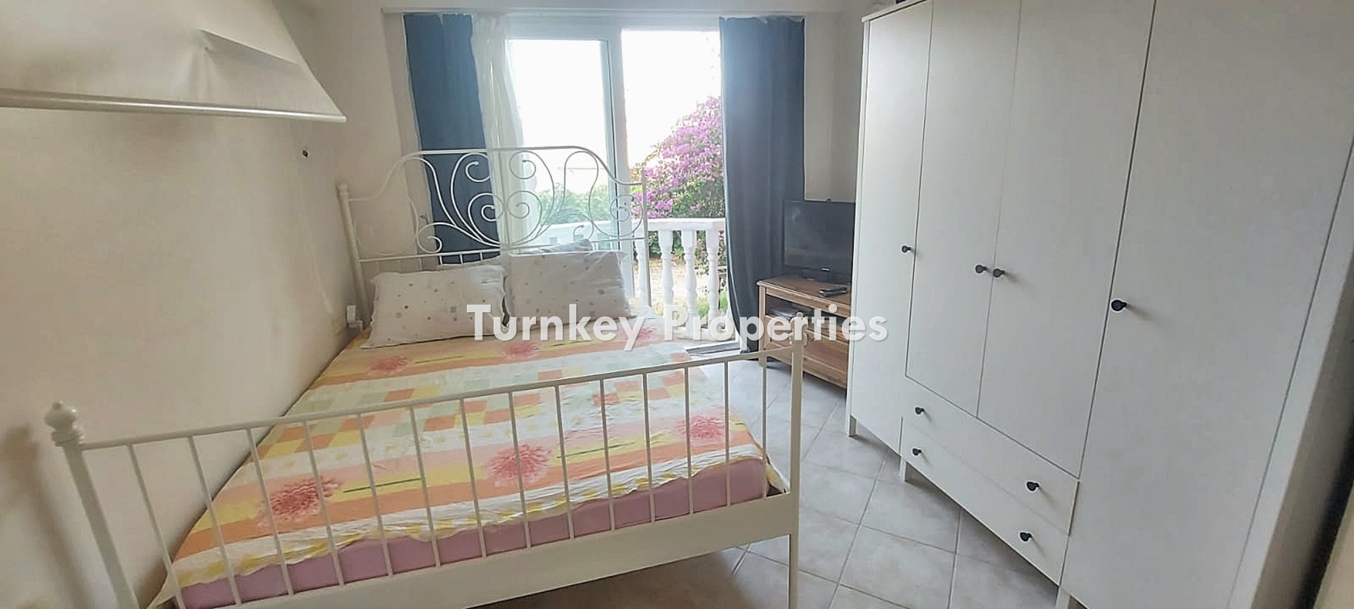 Güvercinlik'te Satılık Bahçe Katı Daire – Denize Yakın, Özel Bahçeli, Havuzlu ve 7/24 Güvenlikli Site İçerisinde 