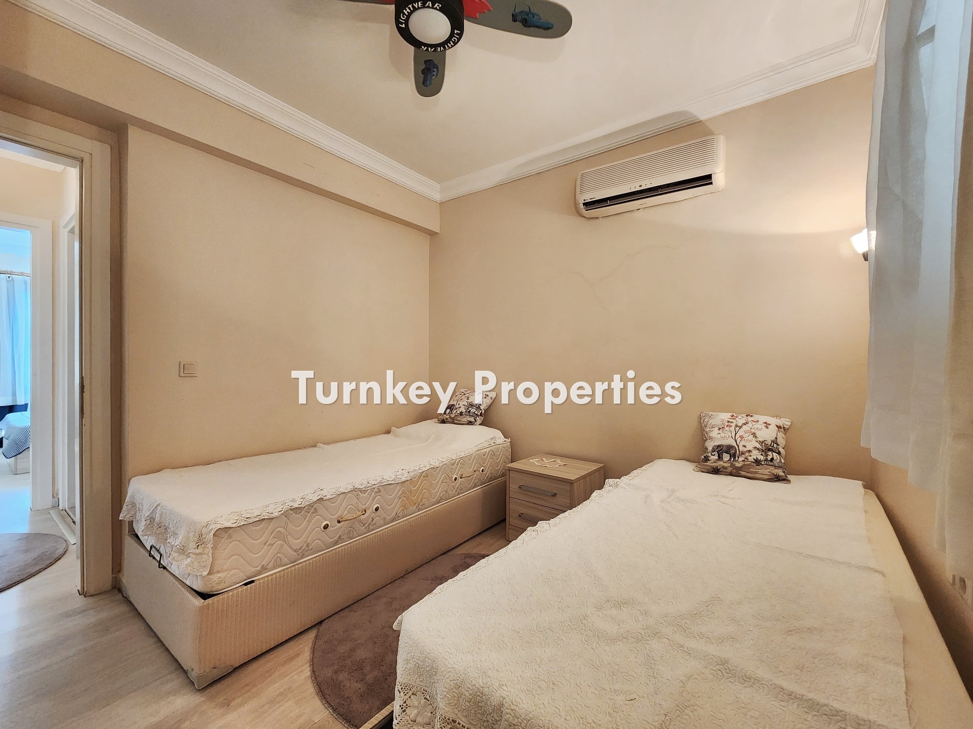 Boğaziçi Flamingo Country Club Satılık Bahçe Katı Daire Göl Manzalı