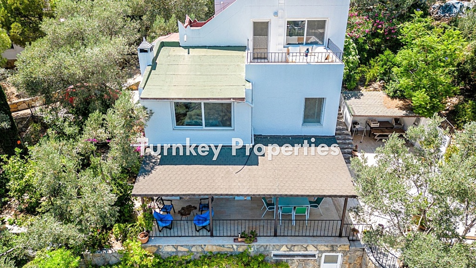 Torba Satılık Villa Deniz Manzaralı Özel Havuzlu Geniş Bahçeli Ev