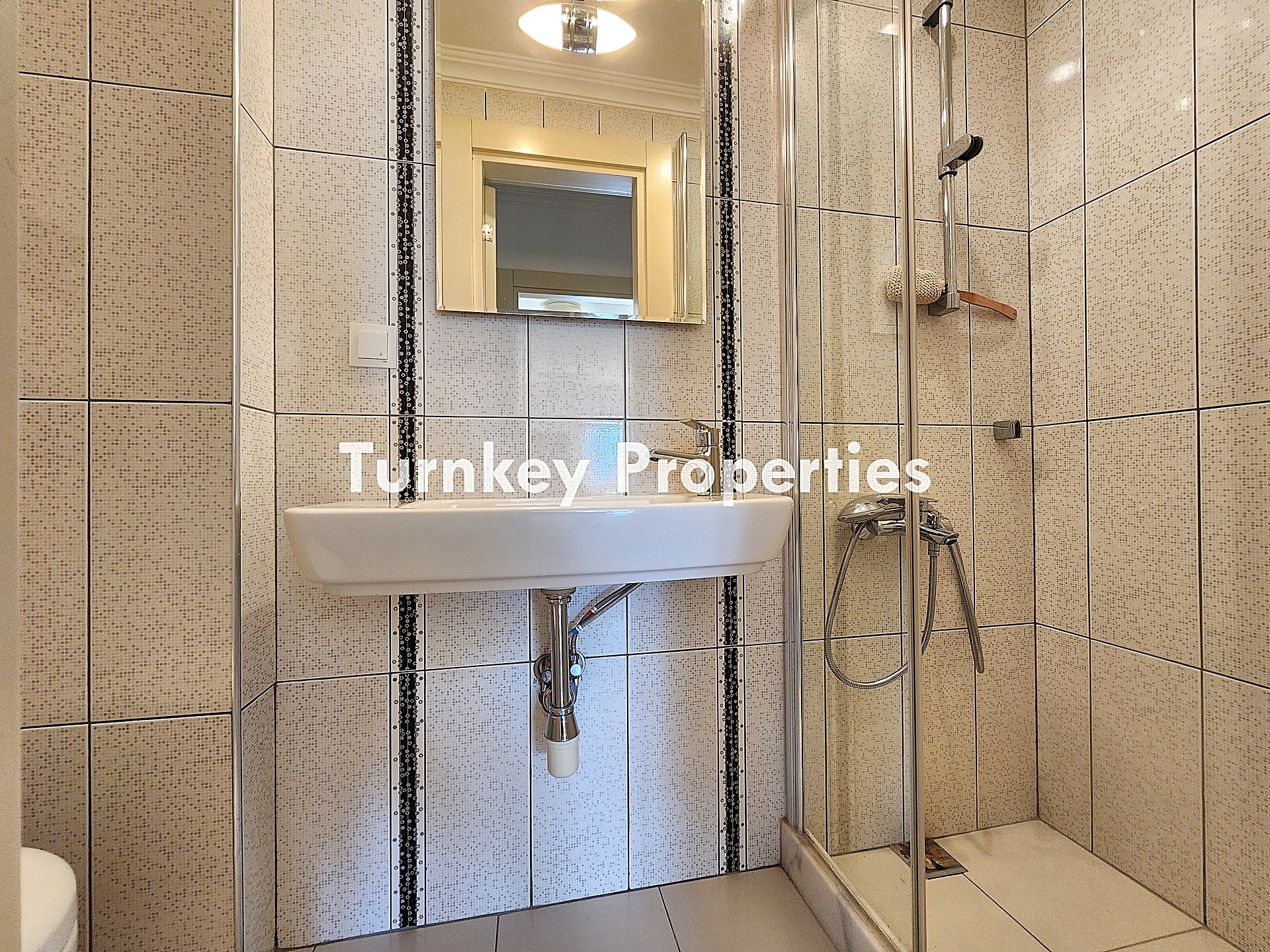 Bodrum Merkez Satılık Ev Deniz Manzaralı Bahçeli Özel Konumda Ev