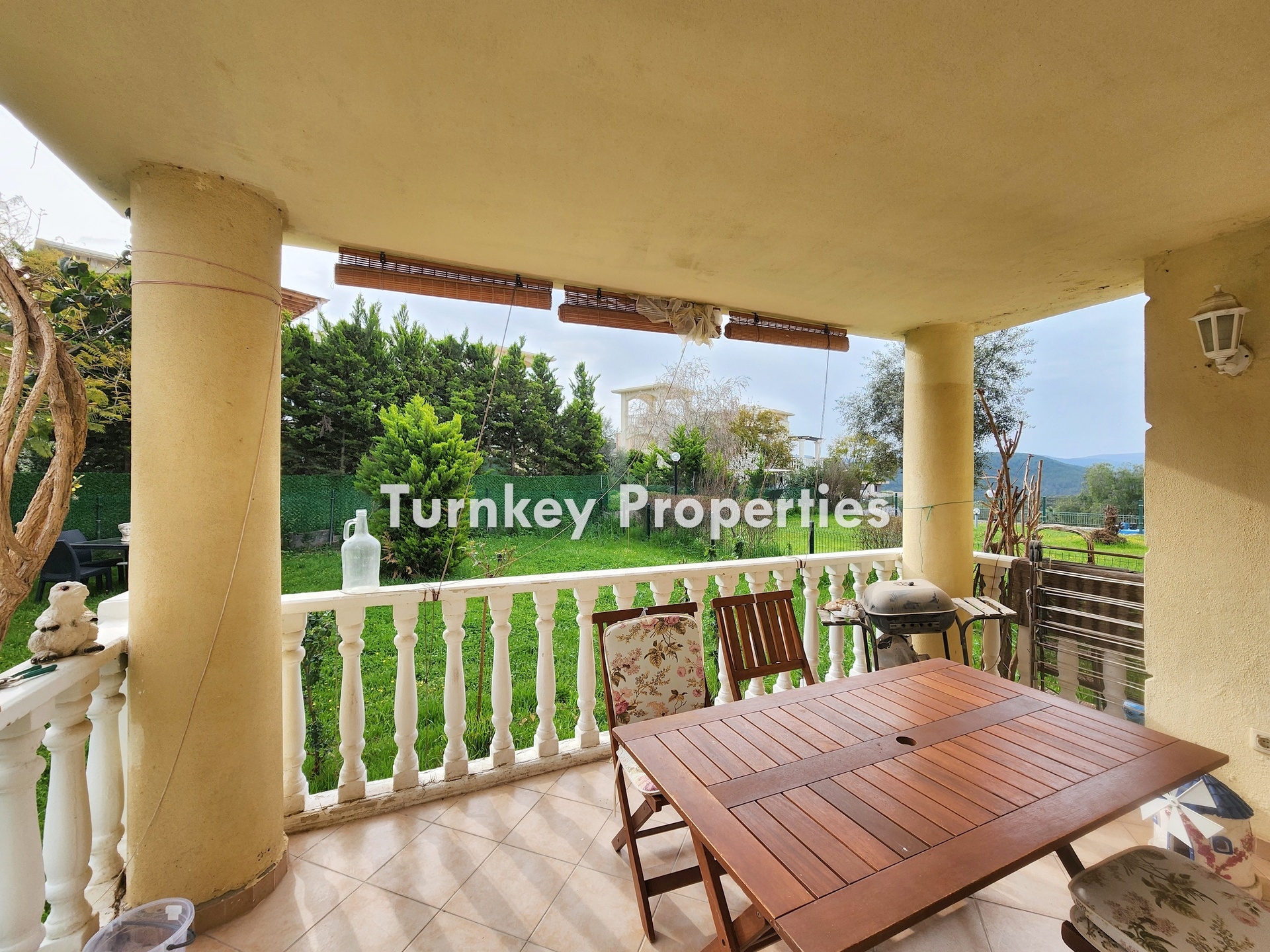 Boğaziçi Flamingo Country Club Satılık Bahçe Katı Daire Göl Manzalı