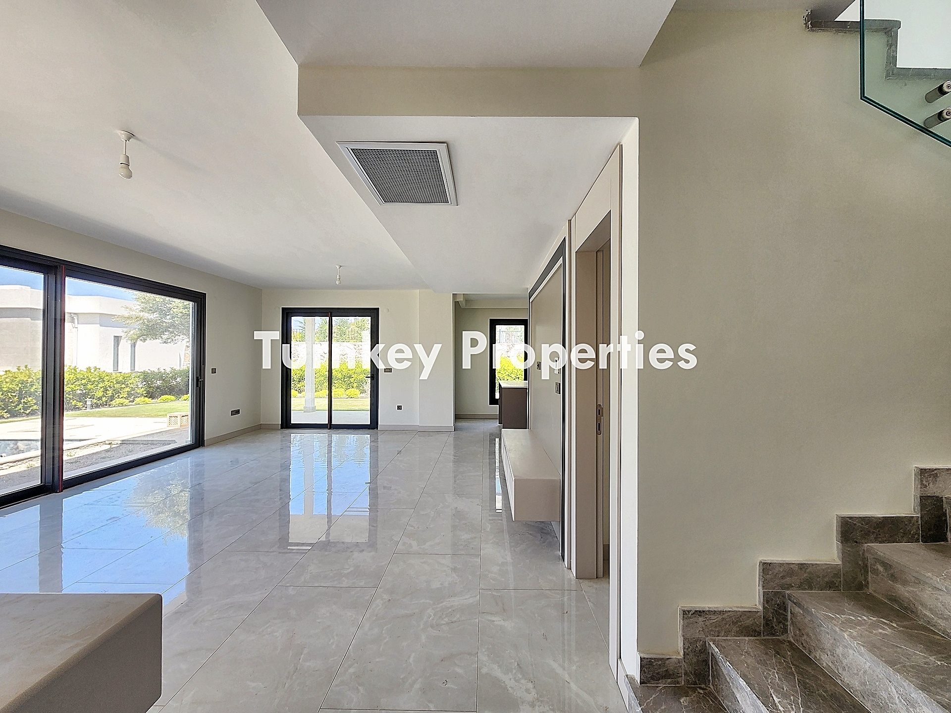 Gündoğan Küçükbük Satılık Villa Modern Mimari Özel Havuz