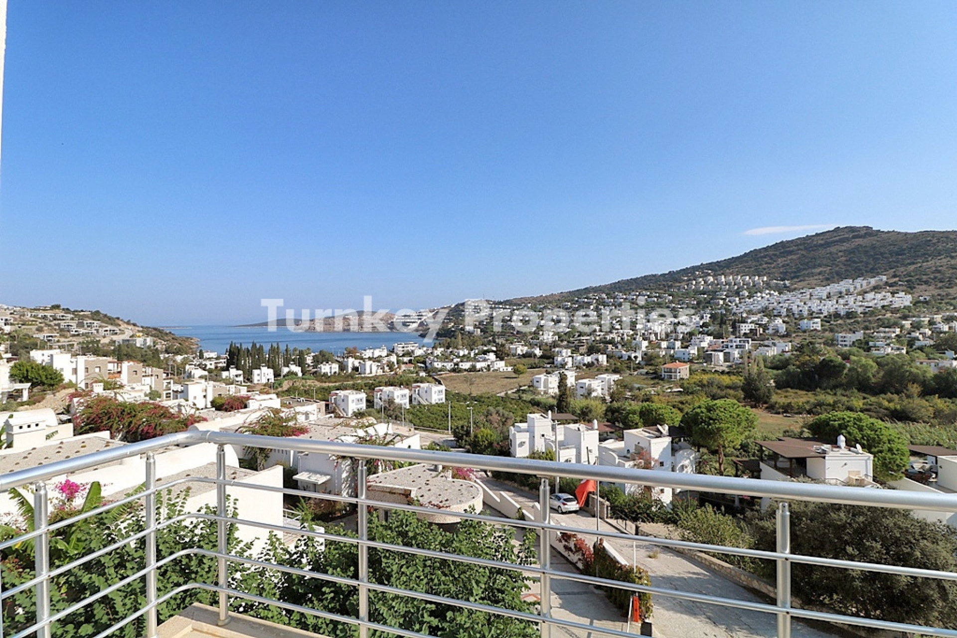 Gündoğan Küçükbük Satılık Tripleks Villa Denize Yakın Site