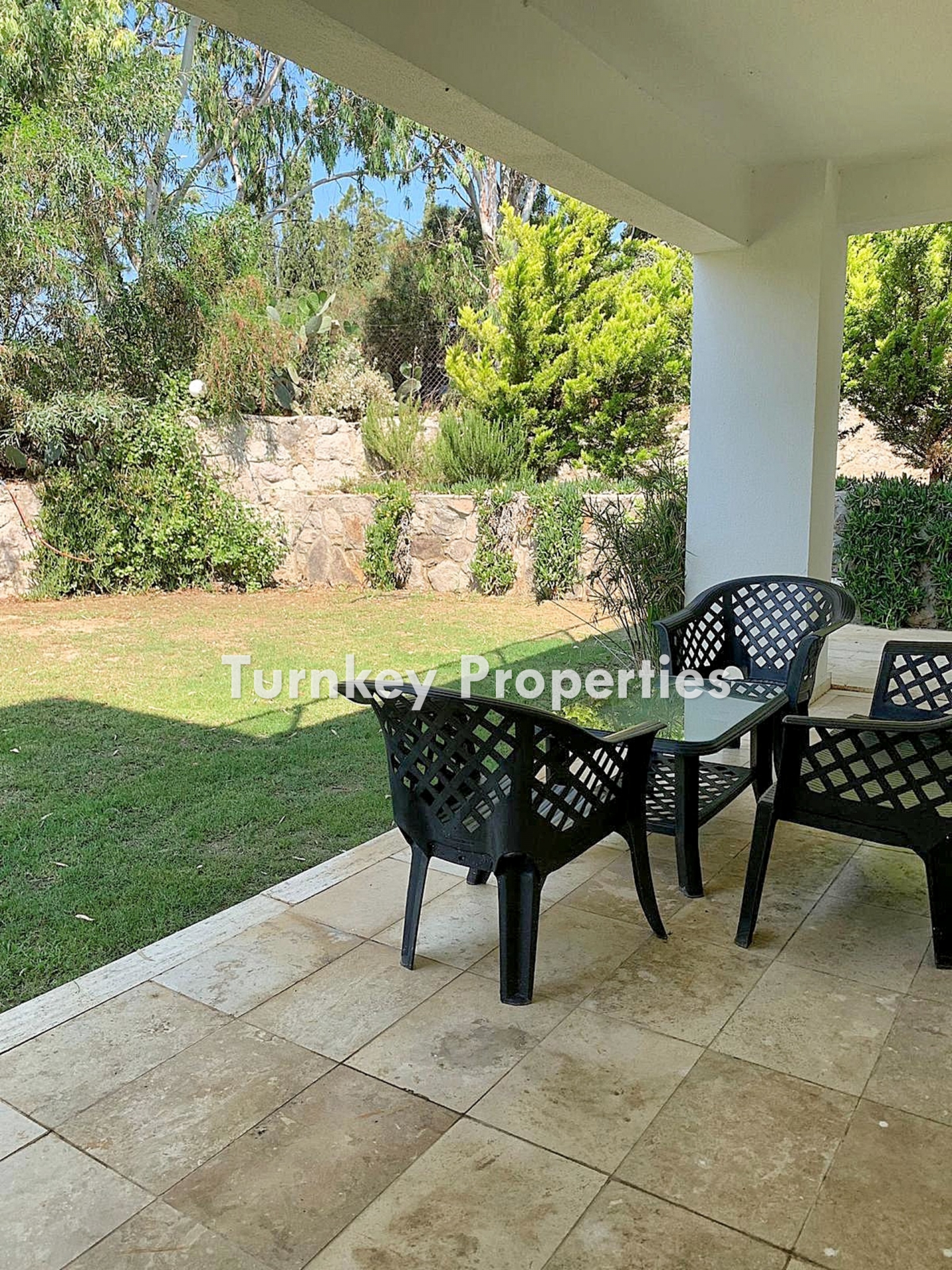 Yalıkavak'ta Merkezi Konumda Yıllık Kiralık 3+1 Bahçe Katı Daire