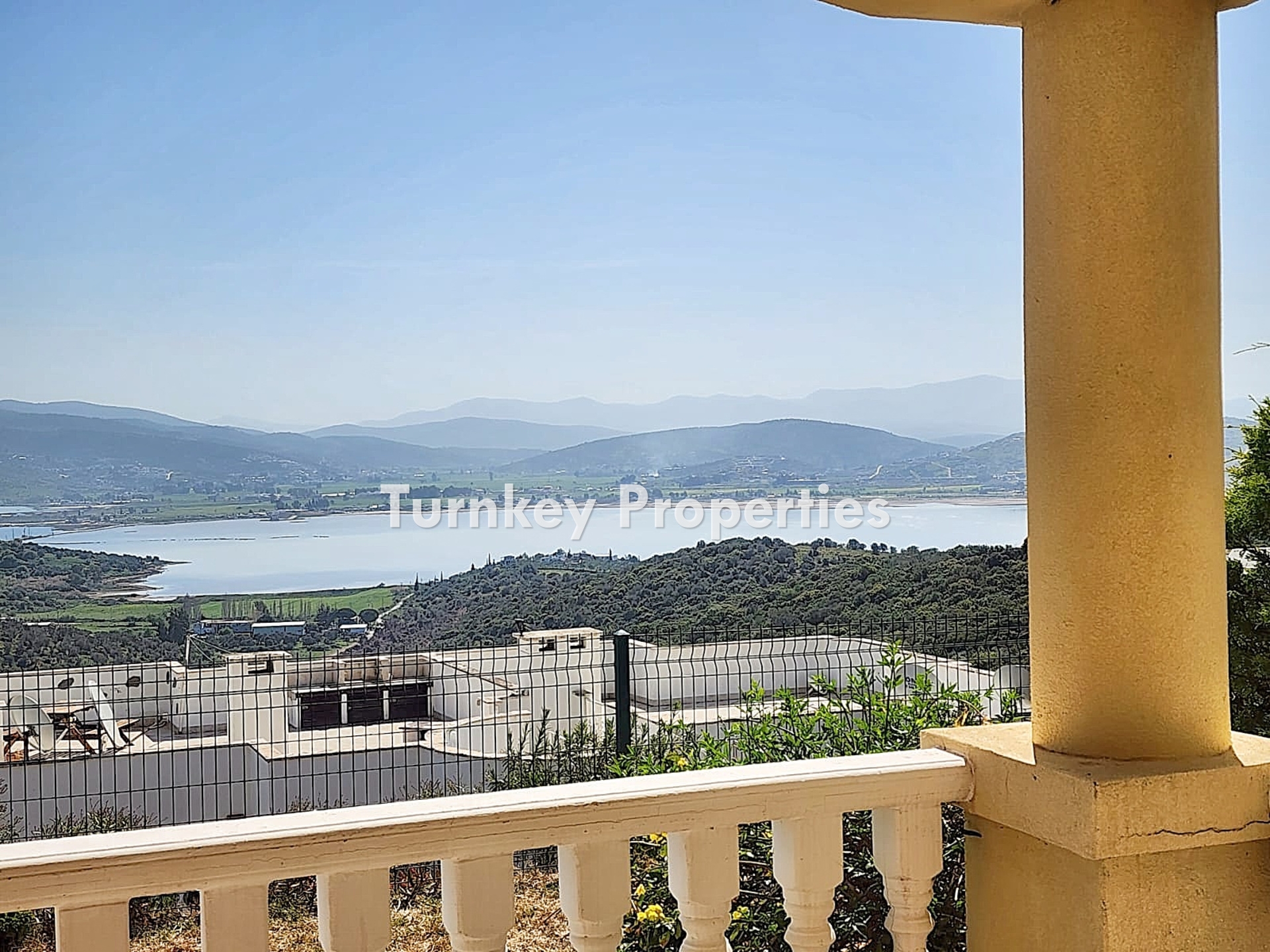 Bodrum Boğaziçi Satılık Bahçe Katı Daire Flamingo Gölü Manzaralı