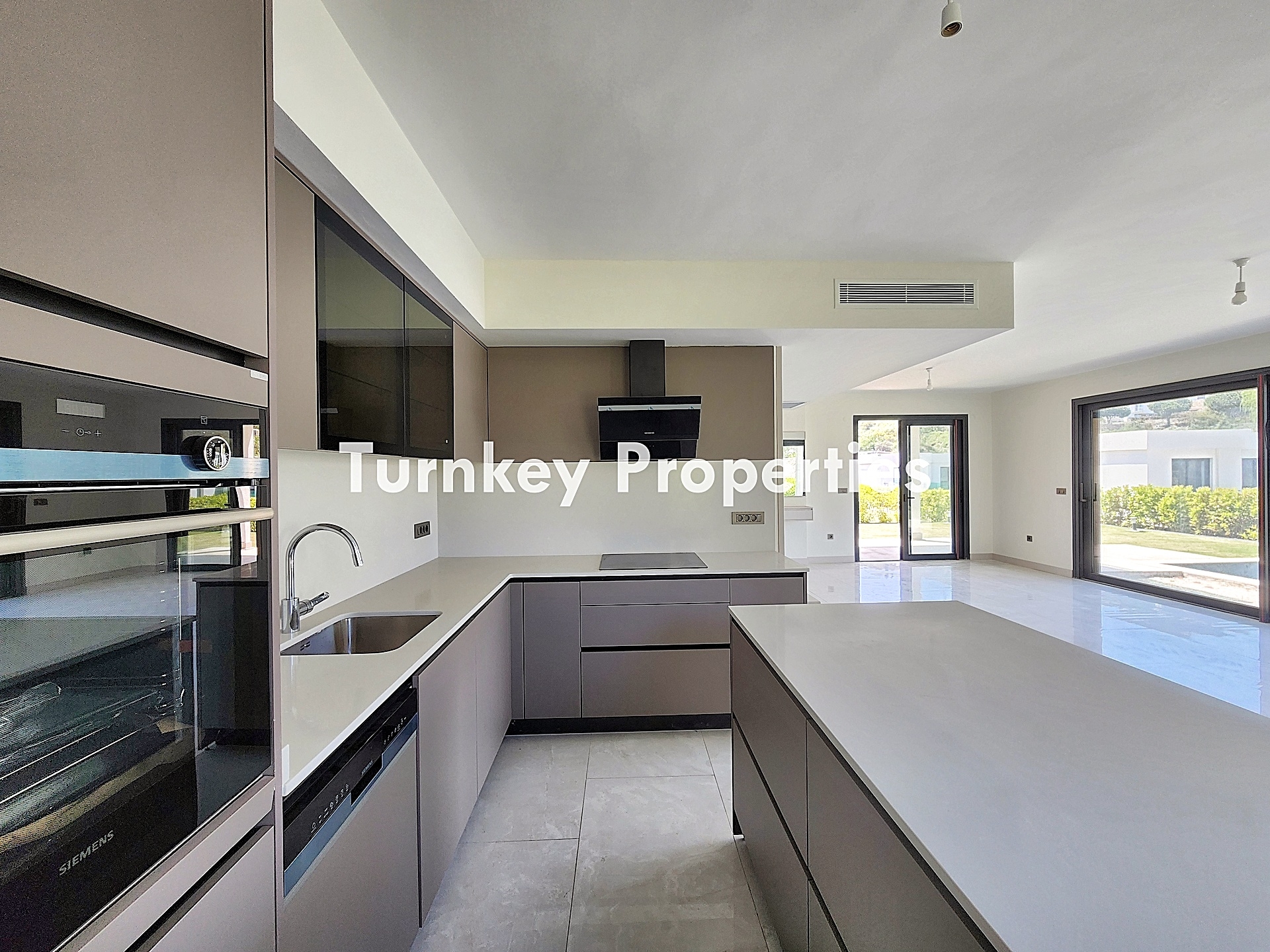 Gündoğan Küçükbük Satılık Villa Modern Mimari Özel Havuz