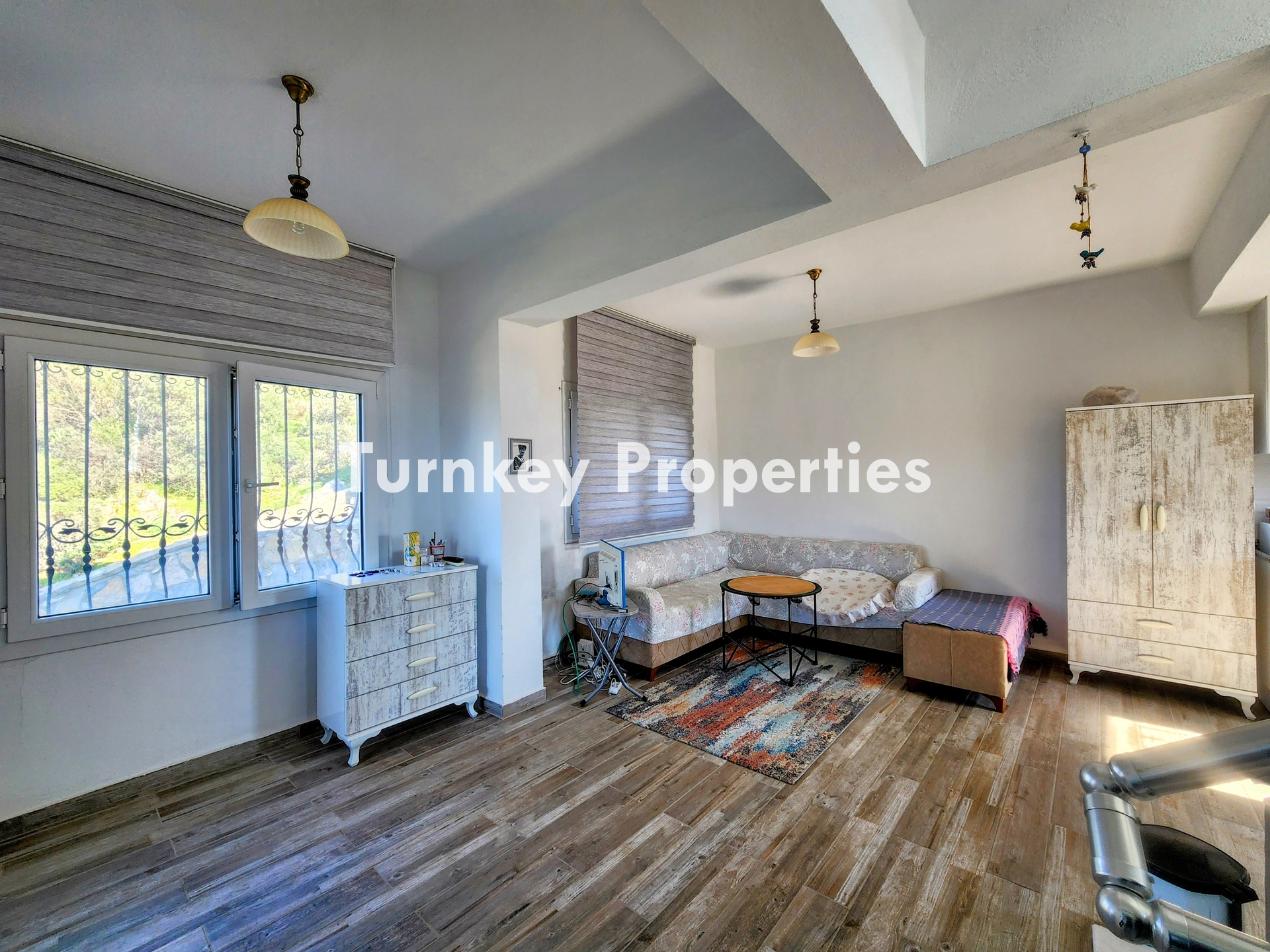 Torba Satılık Deniz Manzaralı Bahçeli Villa Özel Konumda Yaşam