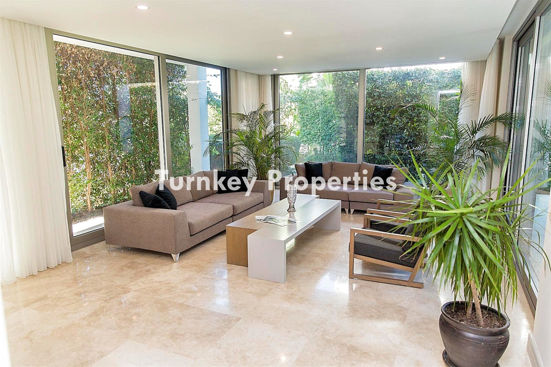 Torba Satılık Villa Denize Sıfır Özel Plajlı Site İçinde Yaşam