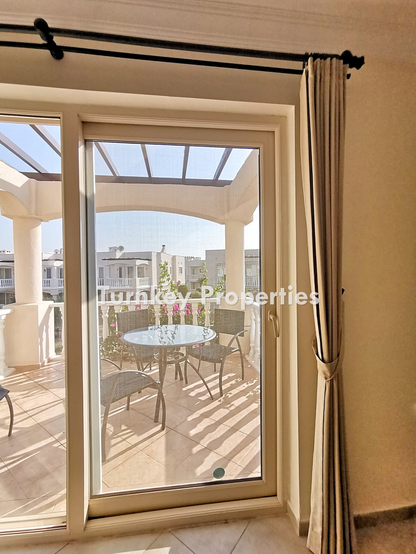 Boğaziçi Satılık Daire | Deniz Manzaralı ve Sosyal Olanaklı