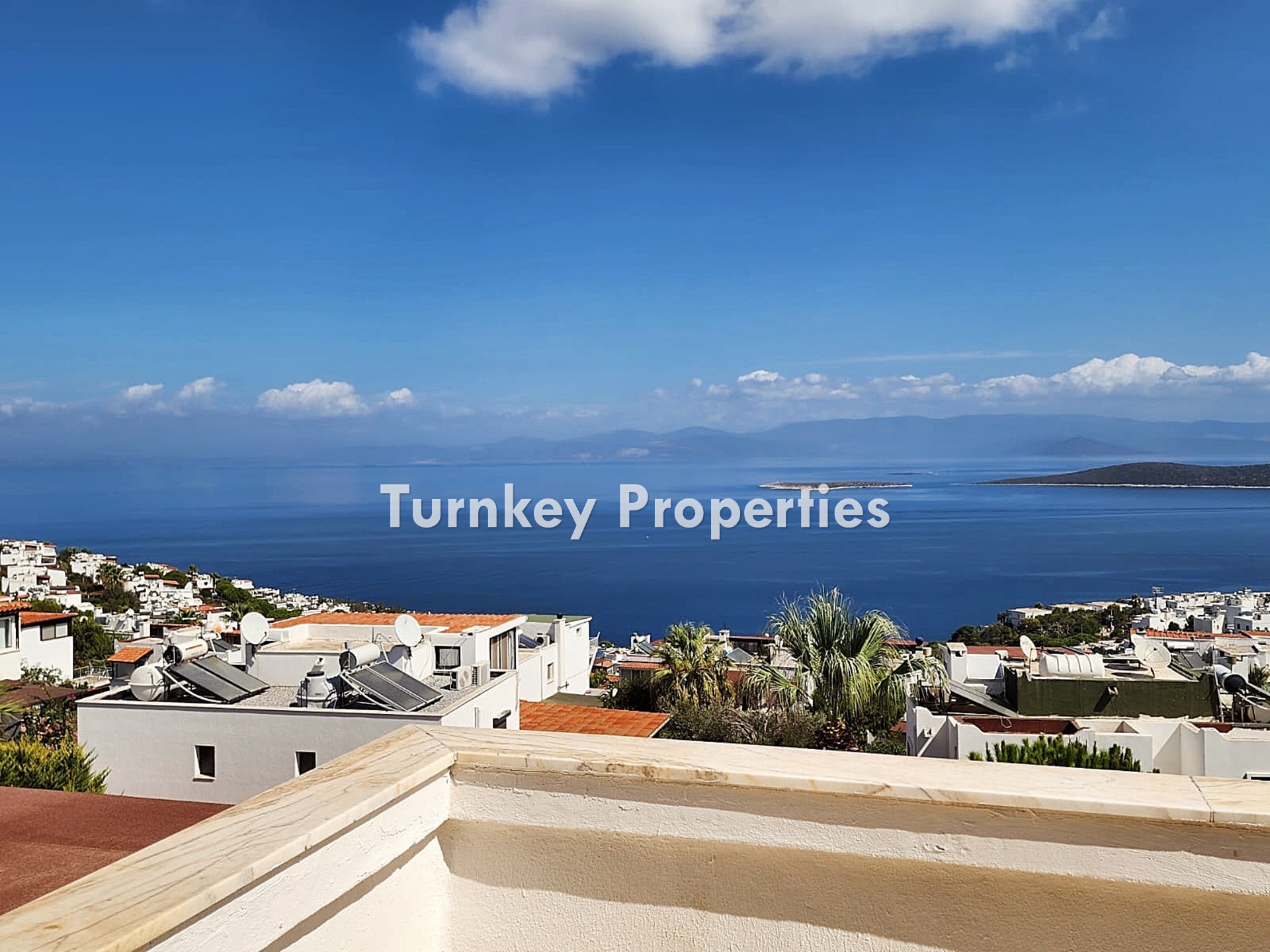 Bodrum, Gündoğan Satılık Villa | Bahçeli ve Deniz Manzaralı