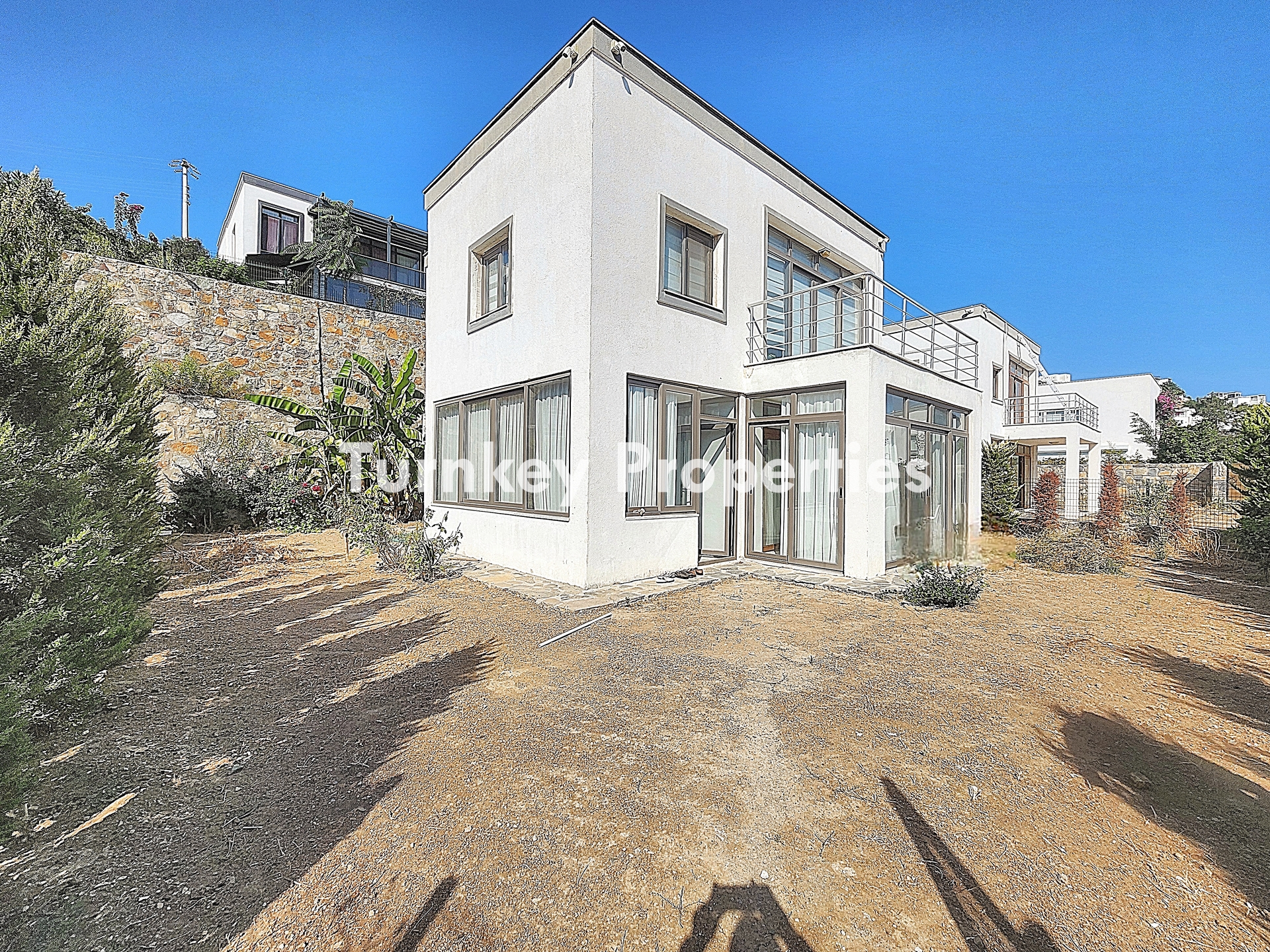 Gümüşlük Kadıkalesi Satılık Bahçeli Müstakil Ev Denize Yakın