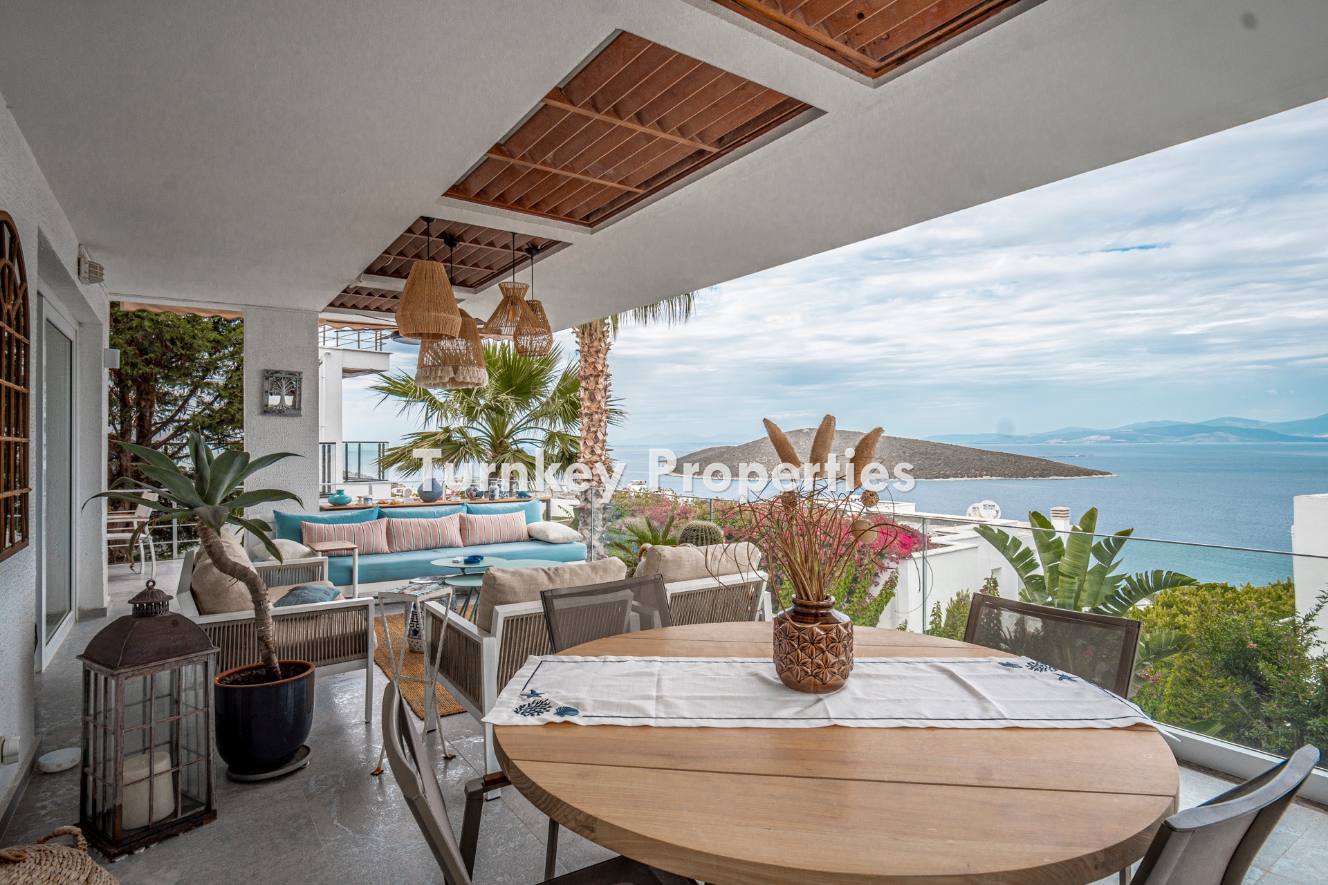 Türkbükü Hebil Koyu’nda Eşsiz Manzaralı, Denize Sıfır Satılık 4+1 Daire