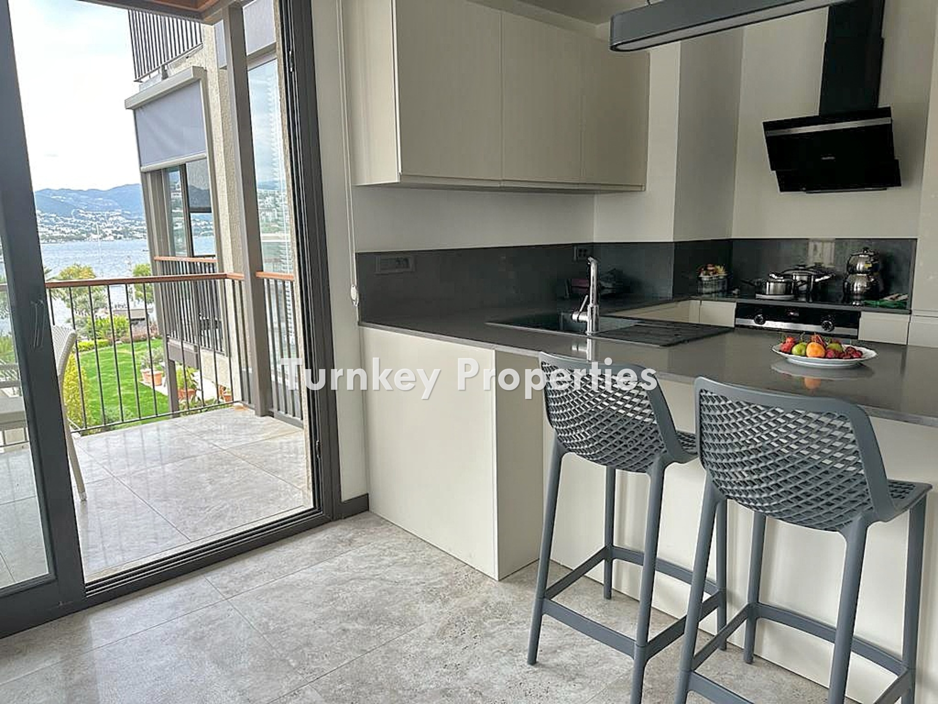 Yalıkavak Küdür Satılık Daire Denize Sıfır Geniş Bahçeli Site