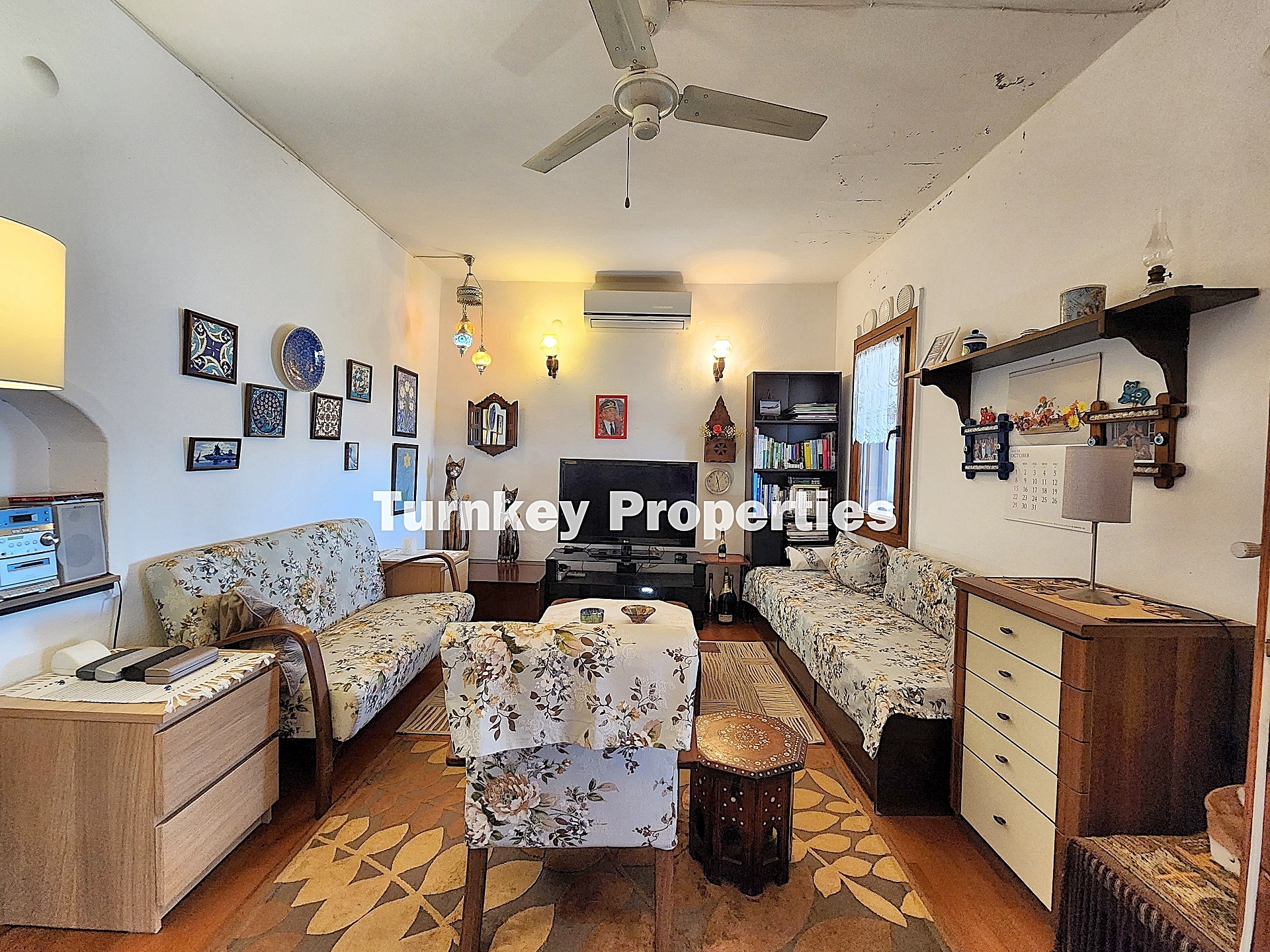 Bodrum Bitez Aktur Sitesi Satılık 3+2 Villa Deniz Manzaralı Bahçe