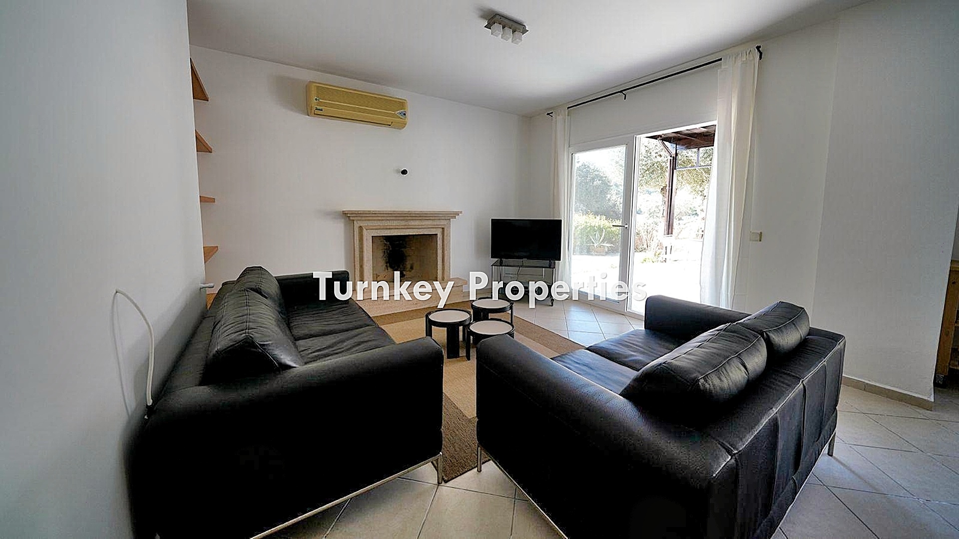 Koyunbaba Satılık Müstakil Villa Site İçerisinde Bahçeli Havuzlu