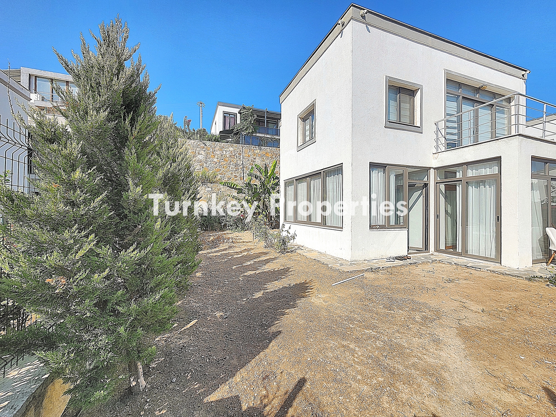 Gümüşlük Kadıkalesi Satılık Bahçeli Müstakil Ev Denize Yakın