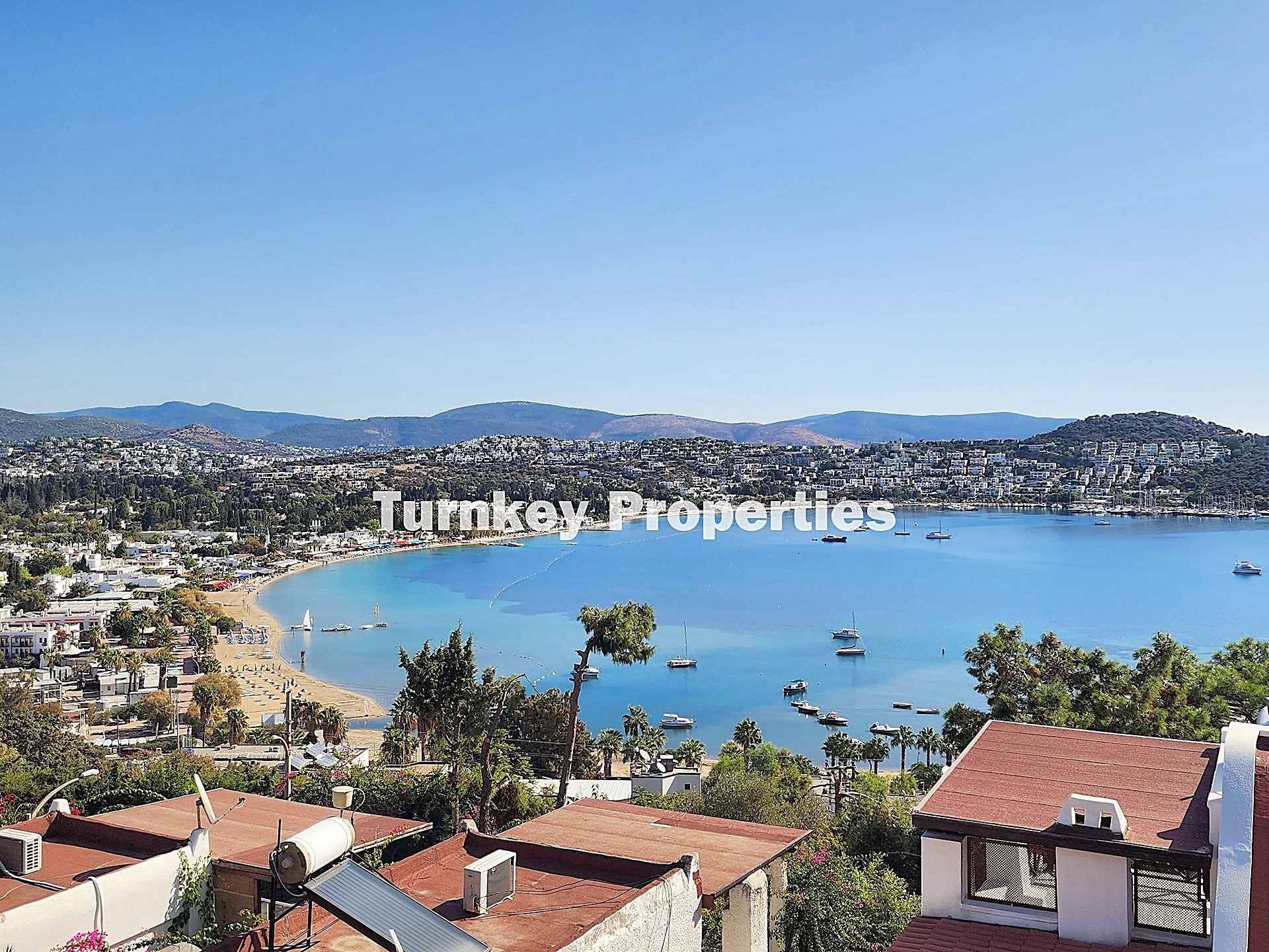 Bodrum Bitez Aktur Sitesi Satılık 3+2 Villa Deniz Manzaralı Bahçe