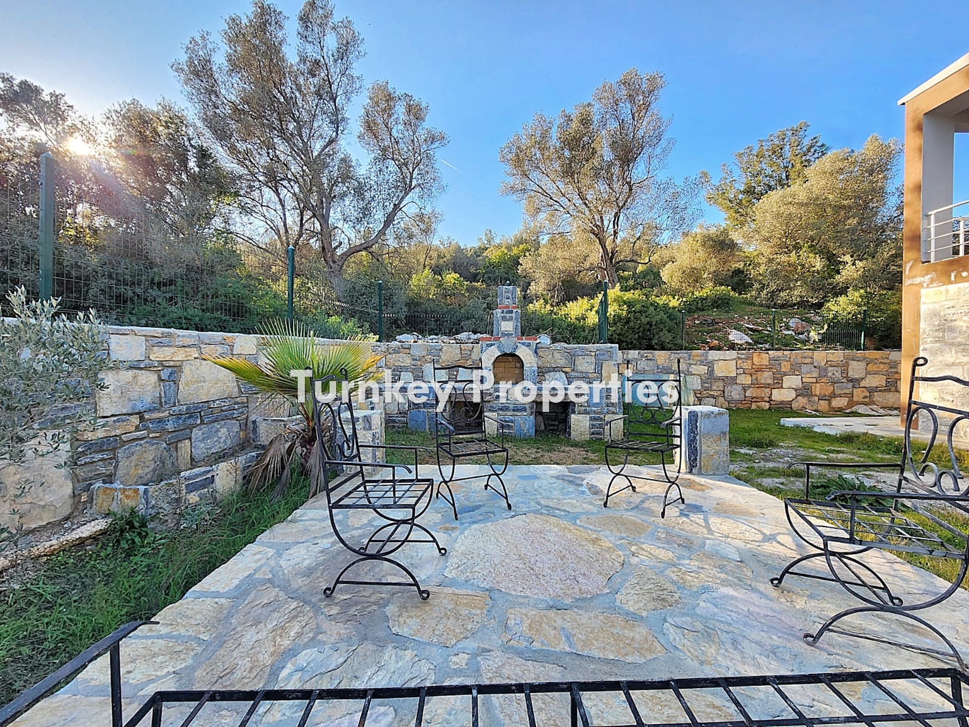 Torba Satılık Müstakil Villa Doğa İçinde Geniş Bahçeli Yaşam Alan