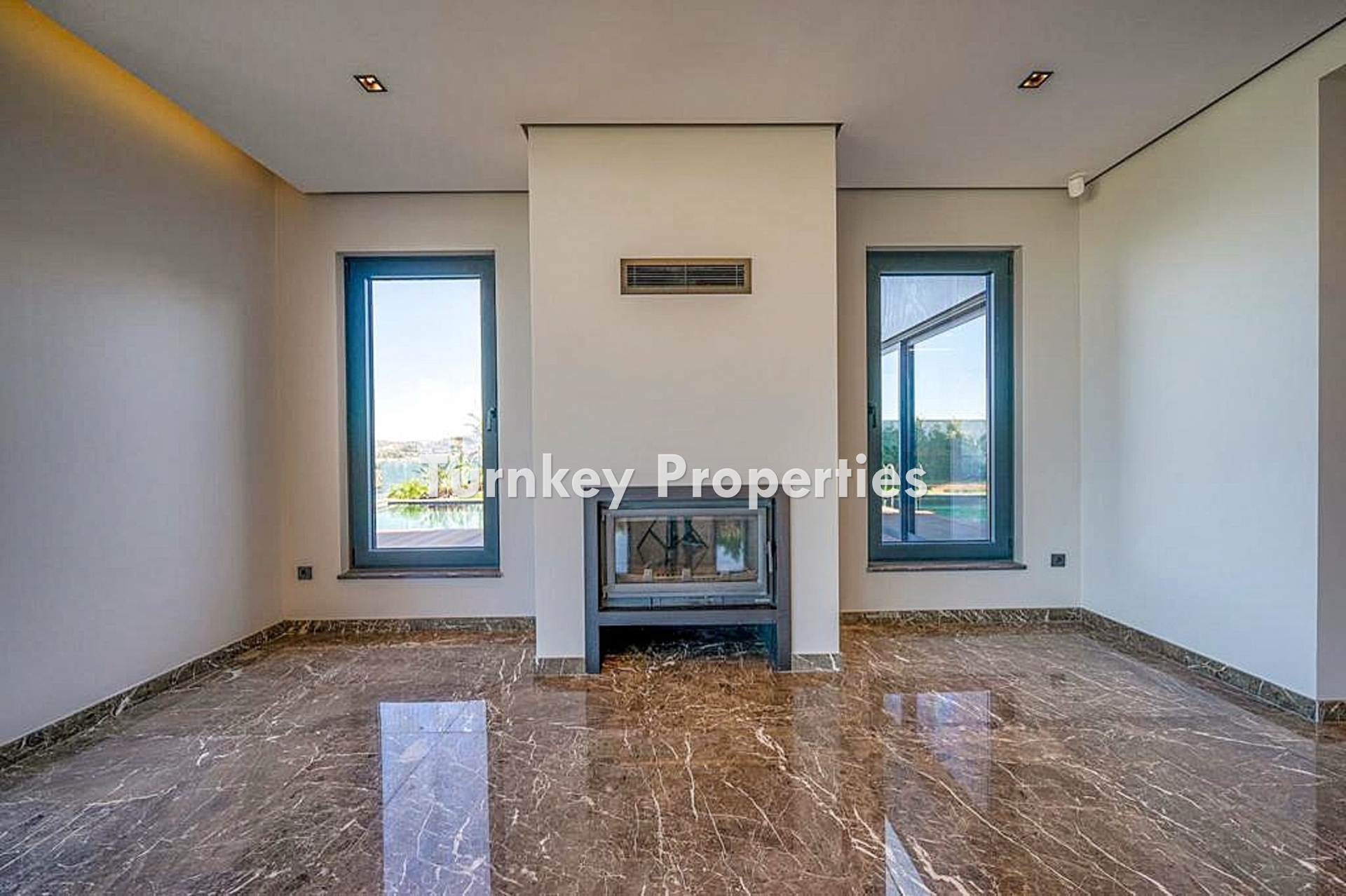 Bodrum Yalıkavak'ta Marina Manzaralı Satılık Müstakil Özel Villa