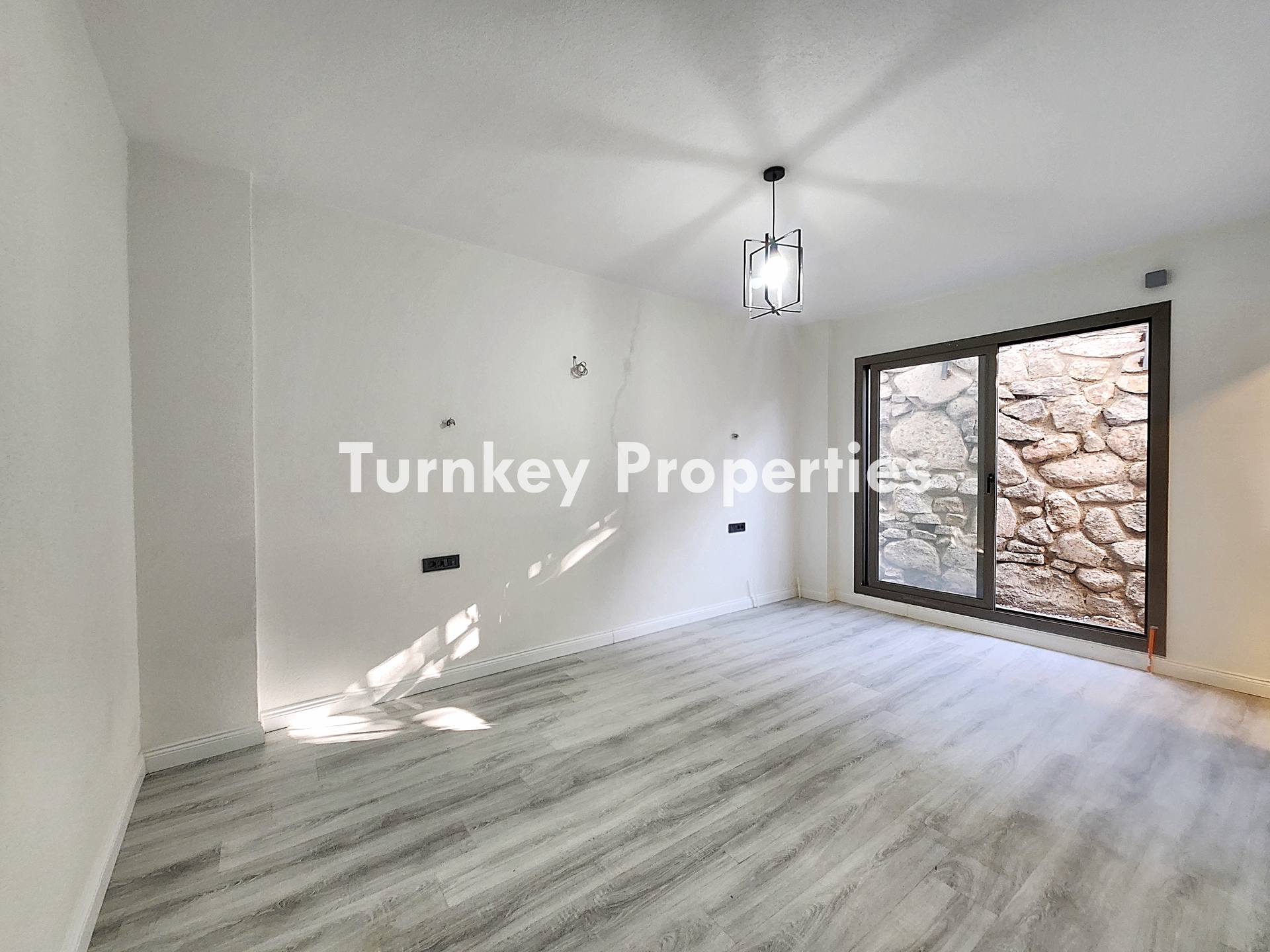 Satıldı - Gündoğan Satılık Bahçe Katı Daire Doğal Taşlı Peyzajlı