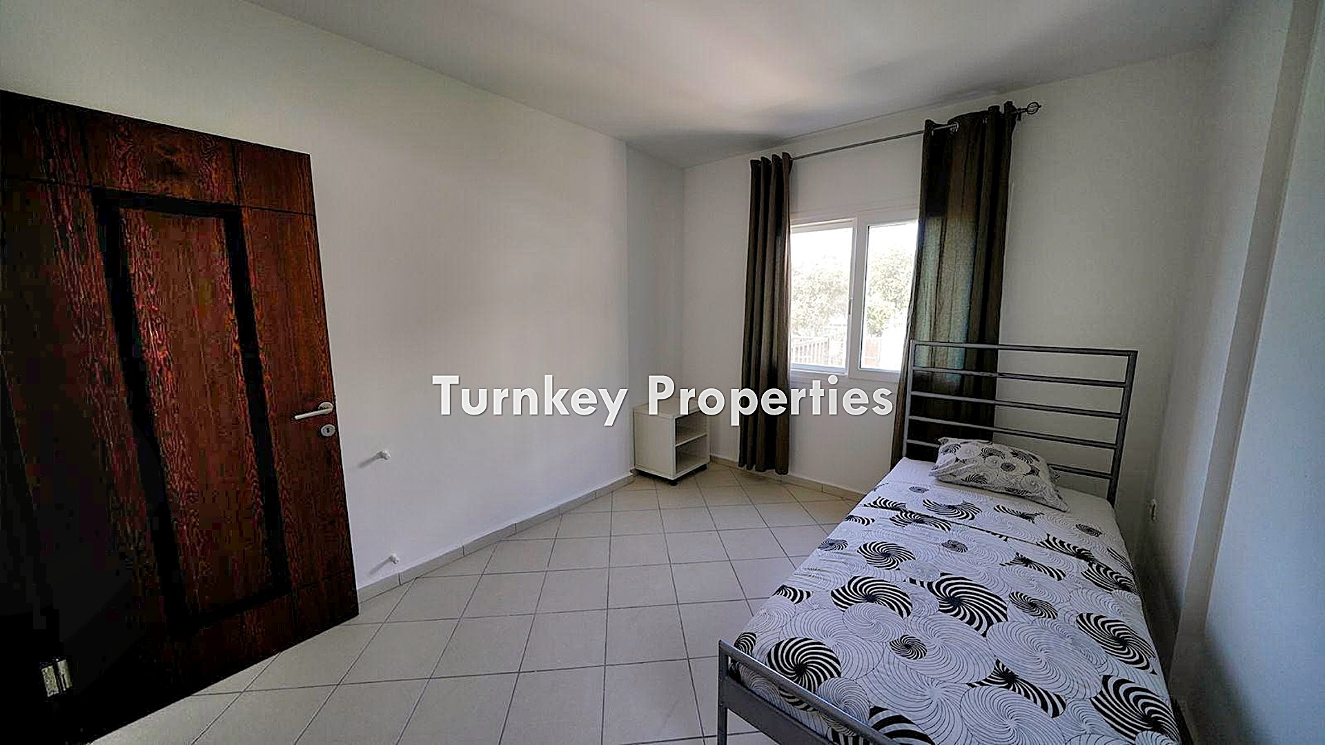 Koyunbaba Satılık Müstakil Villa Site İçerisinde Bahçeli Havuzlu