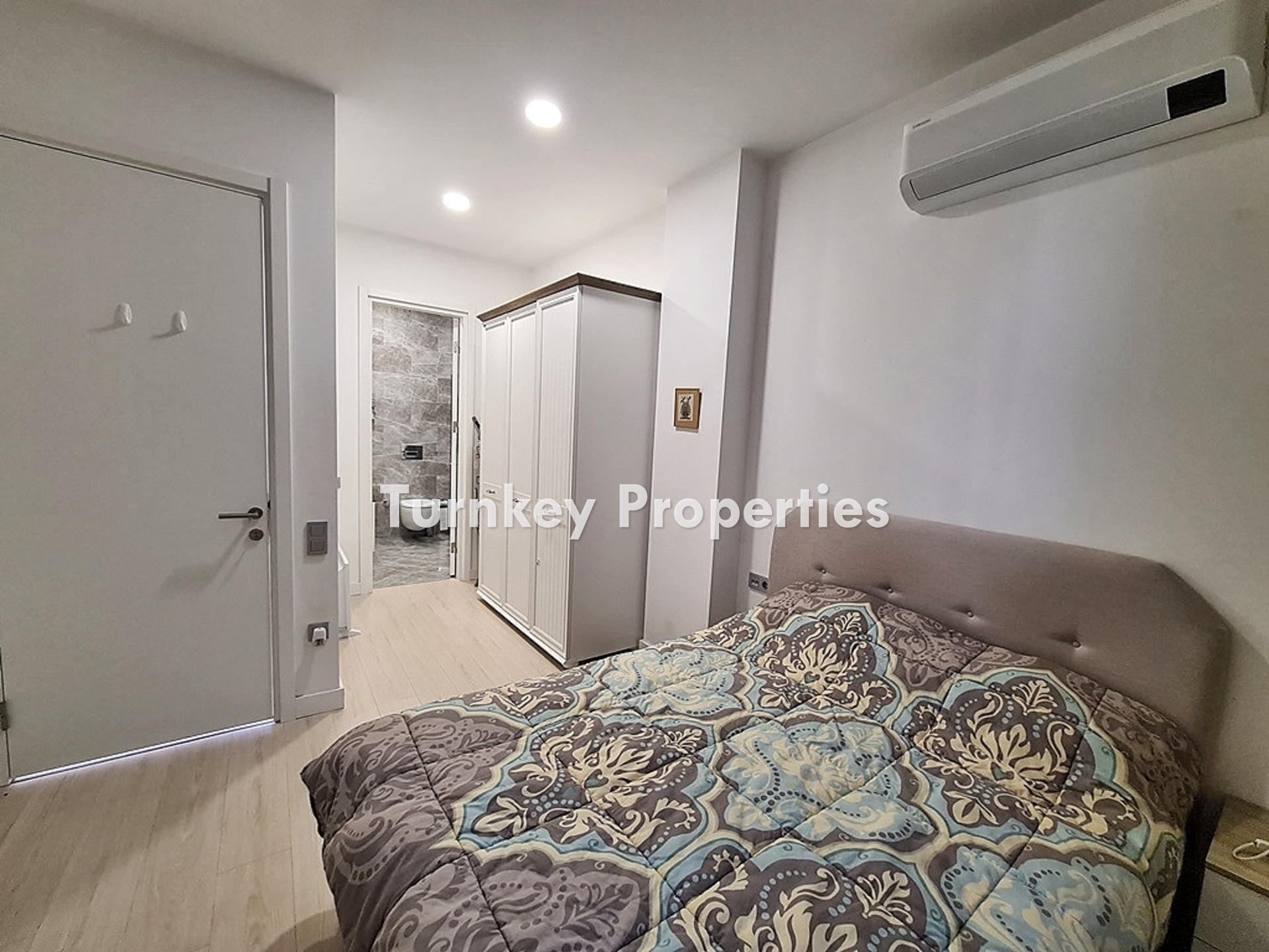 Ortakent Yahşi Satılık Villa Sahile Yakın Tek Katlı Bahçeli Ev