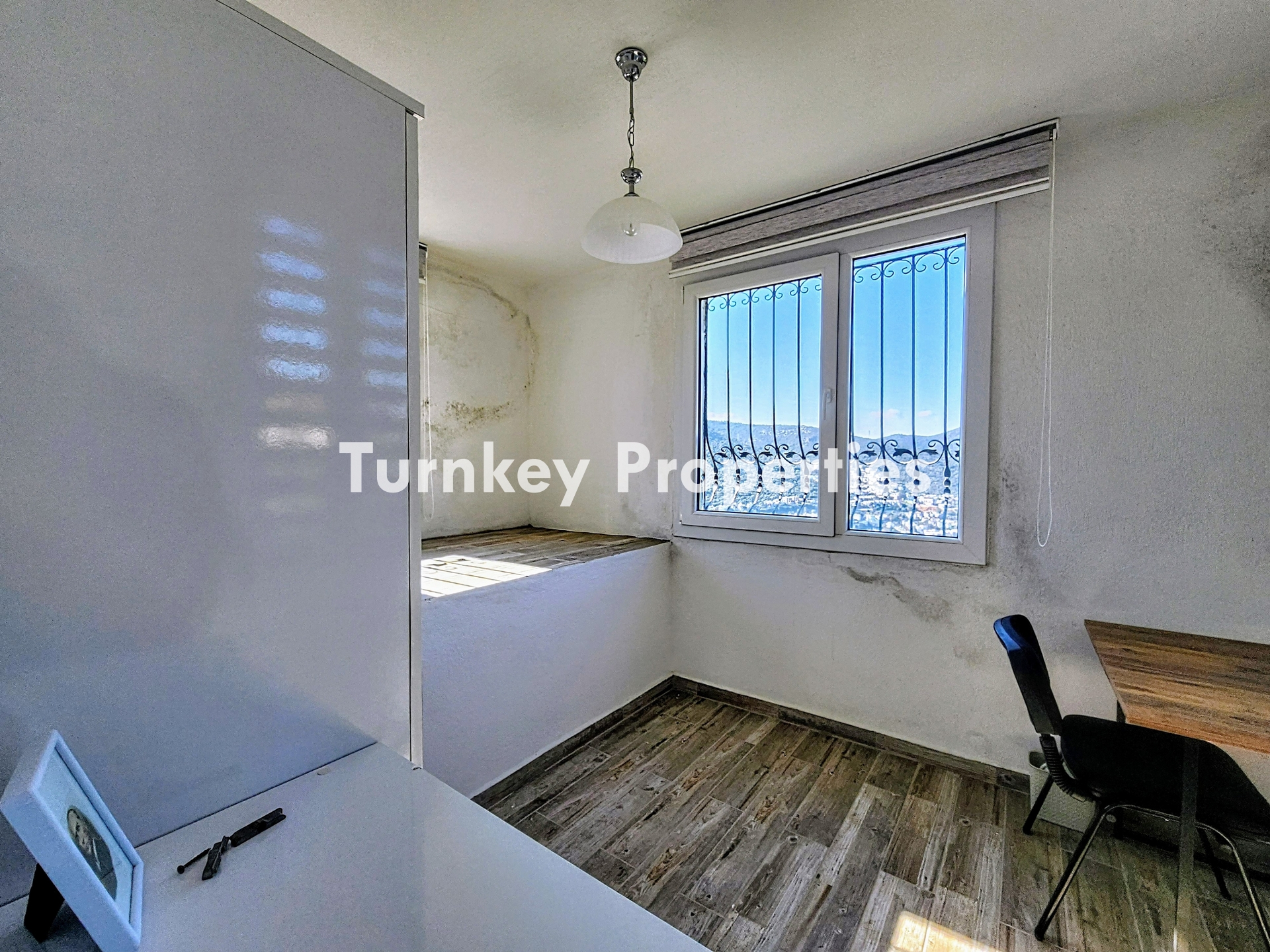 Torba Satılık Deniz Manzaralı Bahçeli Villa Özel Konumda Yaşam