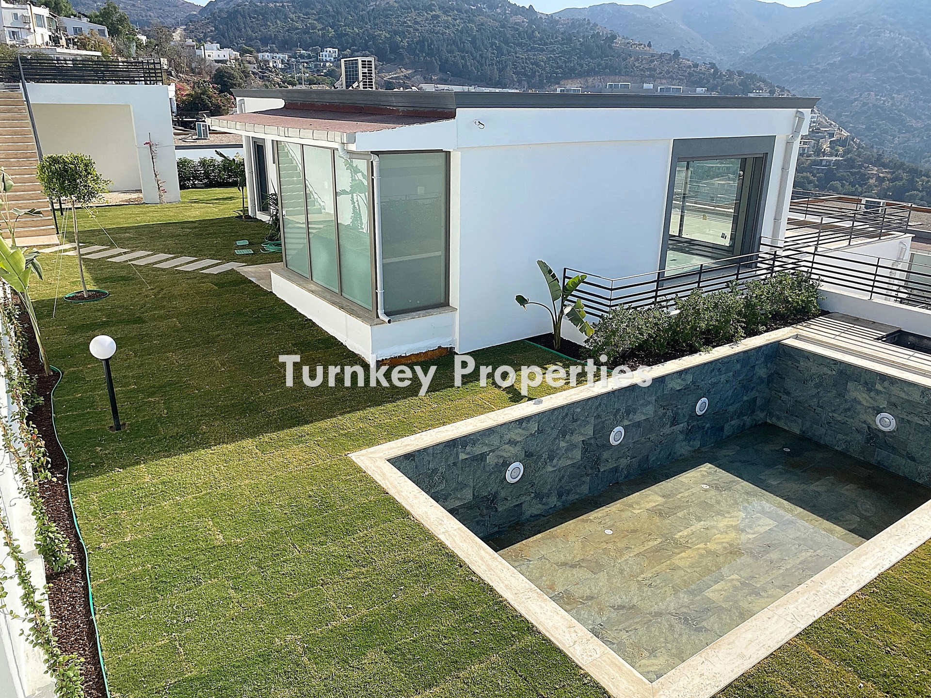 Yalıkavak Satılık Villa Özel Havuzlu Bahçeli Site İçinde Konum