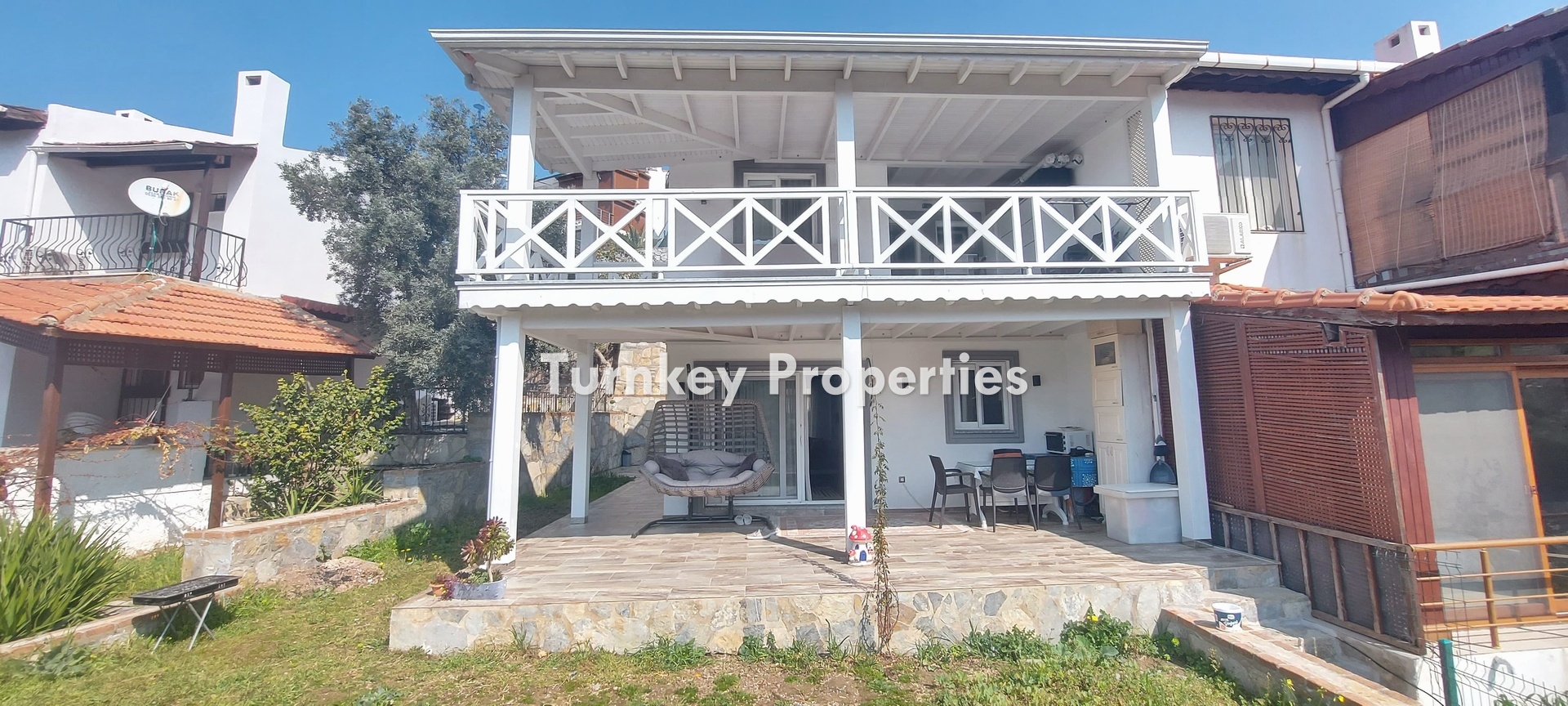Milas, Boğaziçi’nde Denize Sıfır Site Deniz Manzaralı Satılık Villa