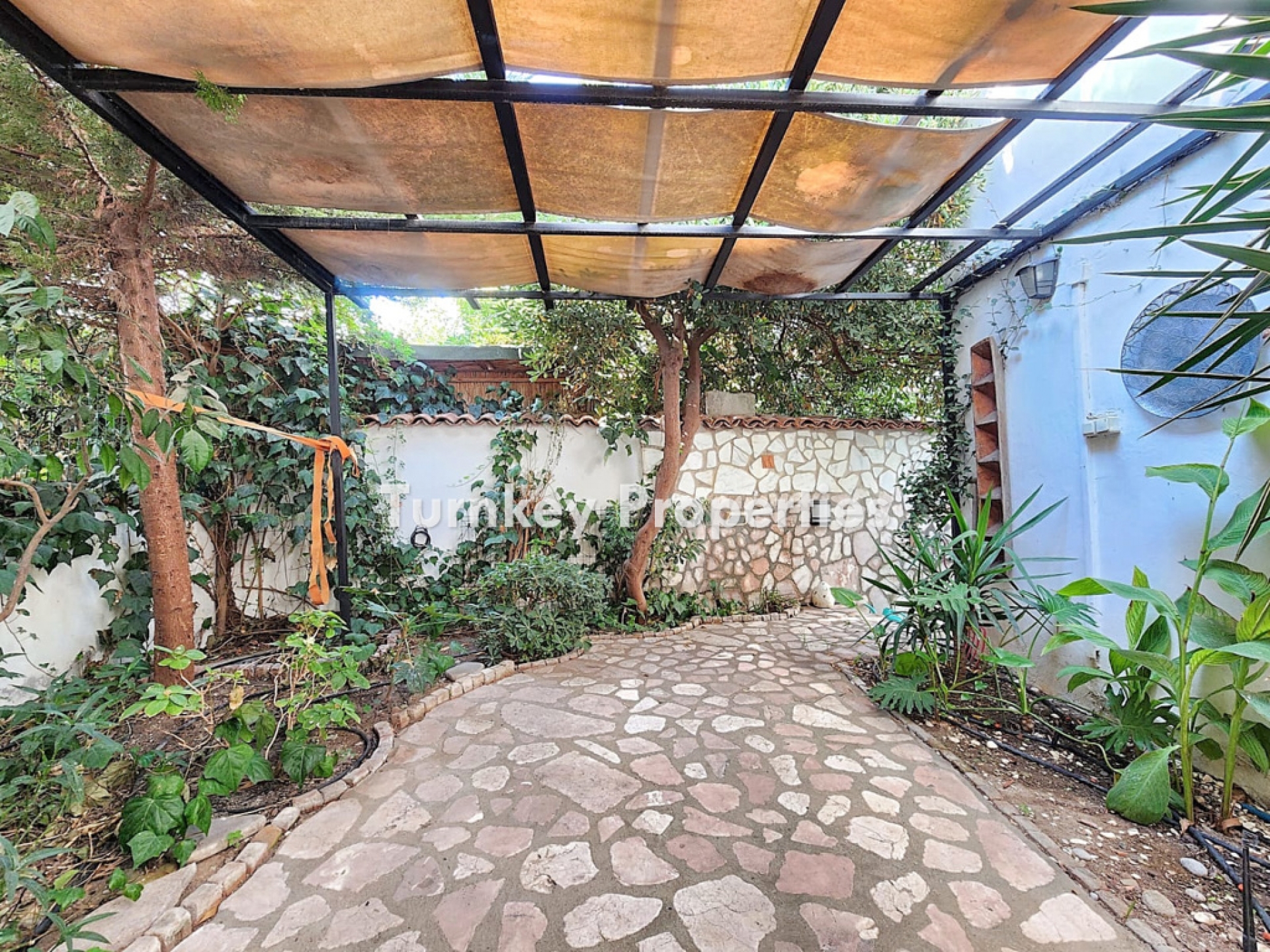 Bodrum Merkez Satılık Taş Ev Otantik Tasarım Yürüme Mesafesinde