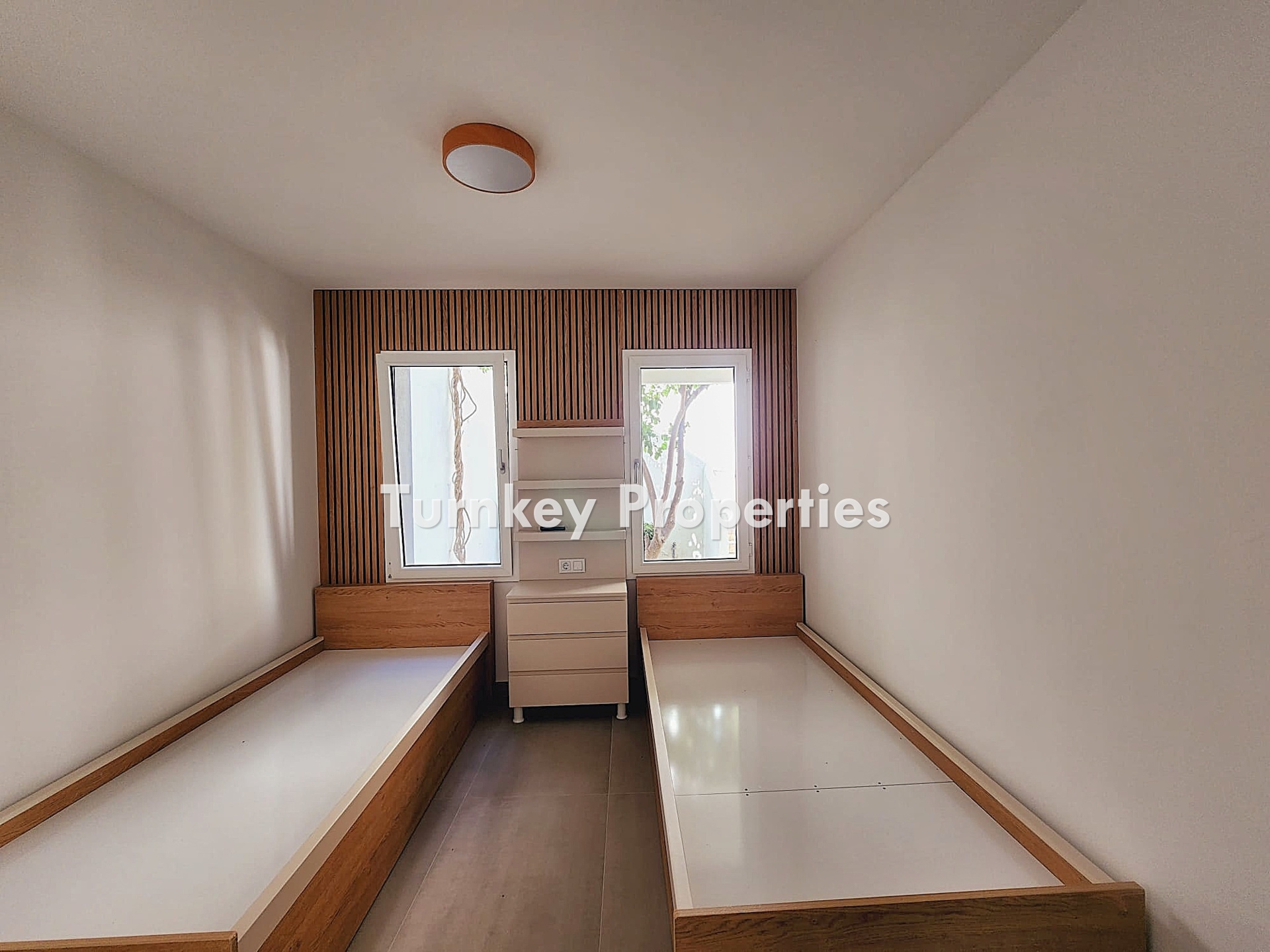 Gündoğan Küçükbük'te Deniz Manzaralı, Bahçeli Satılık Villa