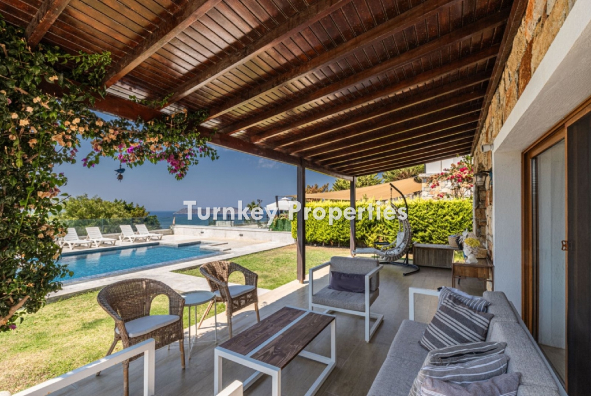 Gümüşlük Satılık Dubleks Villa Deniz Manzaralı Özel Havuzlu